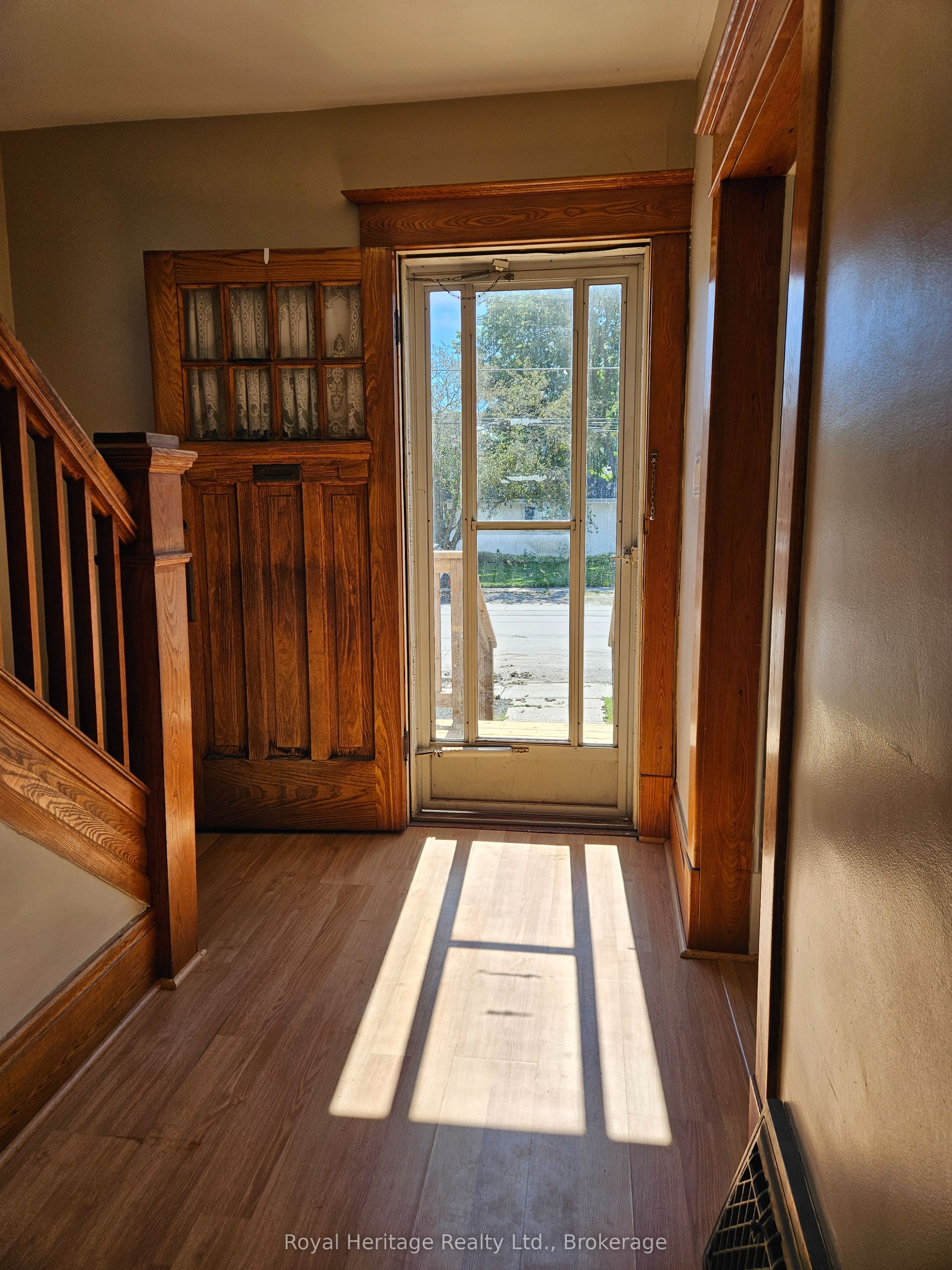 102 Catharine Street, Belleville, ON K8P 1M3 photo 4