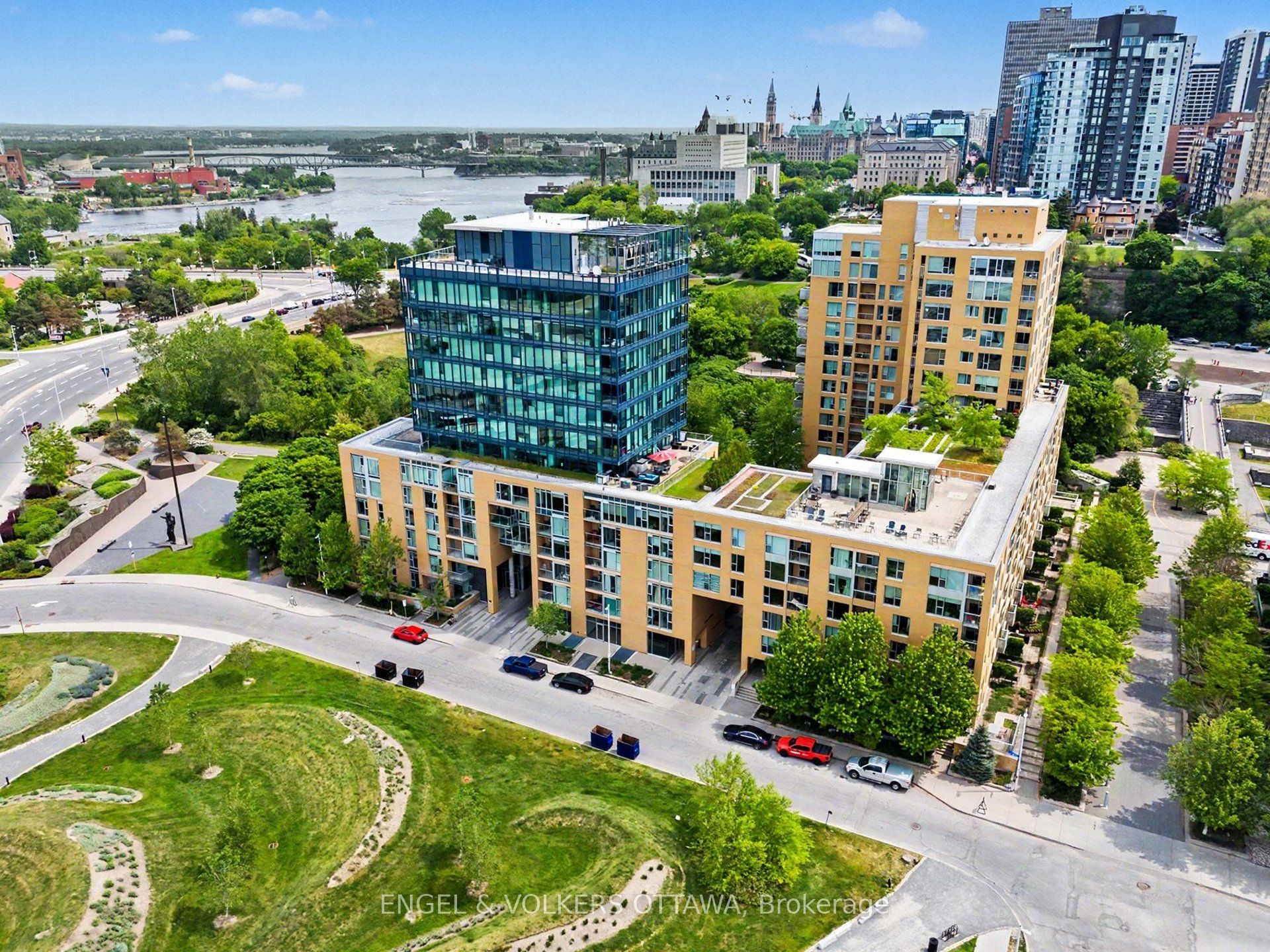 200 Lett Street 805, West Centre Town, ON K1R 0A7