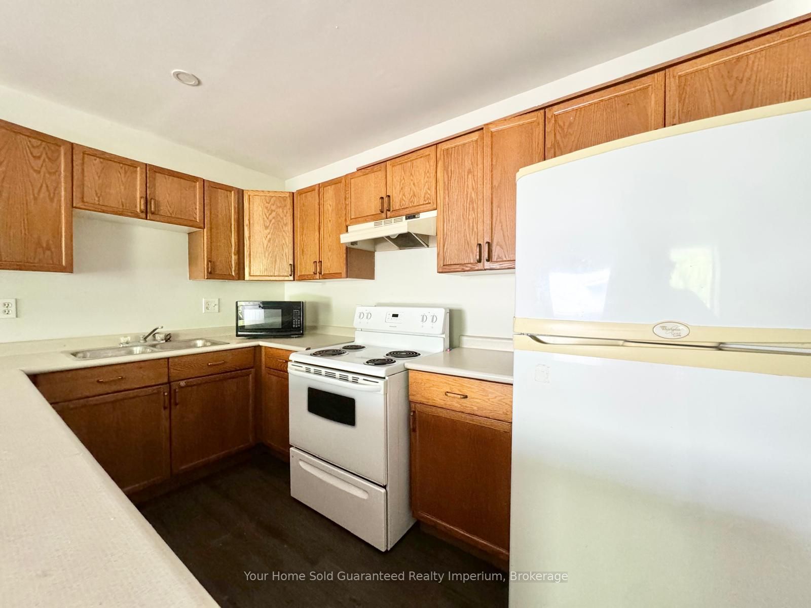 59 Queenston Street Upper (B), St. Catharines, ON L2R 2Z1 photo 2