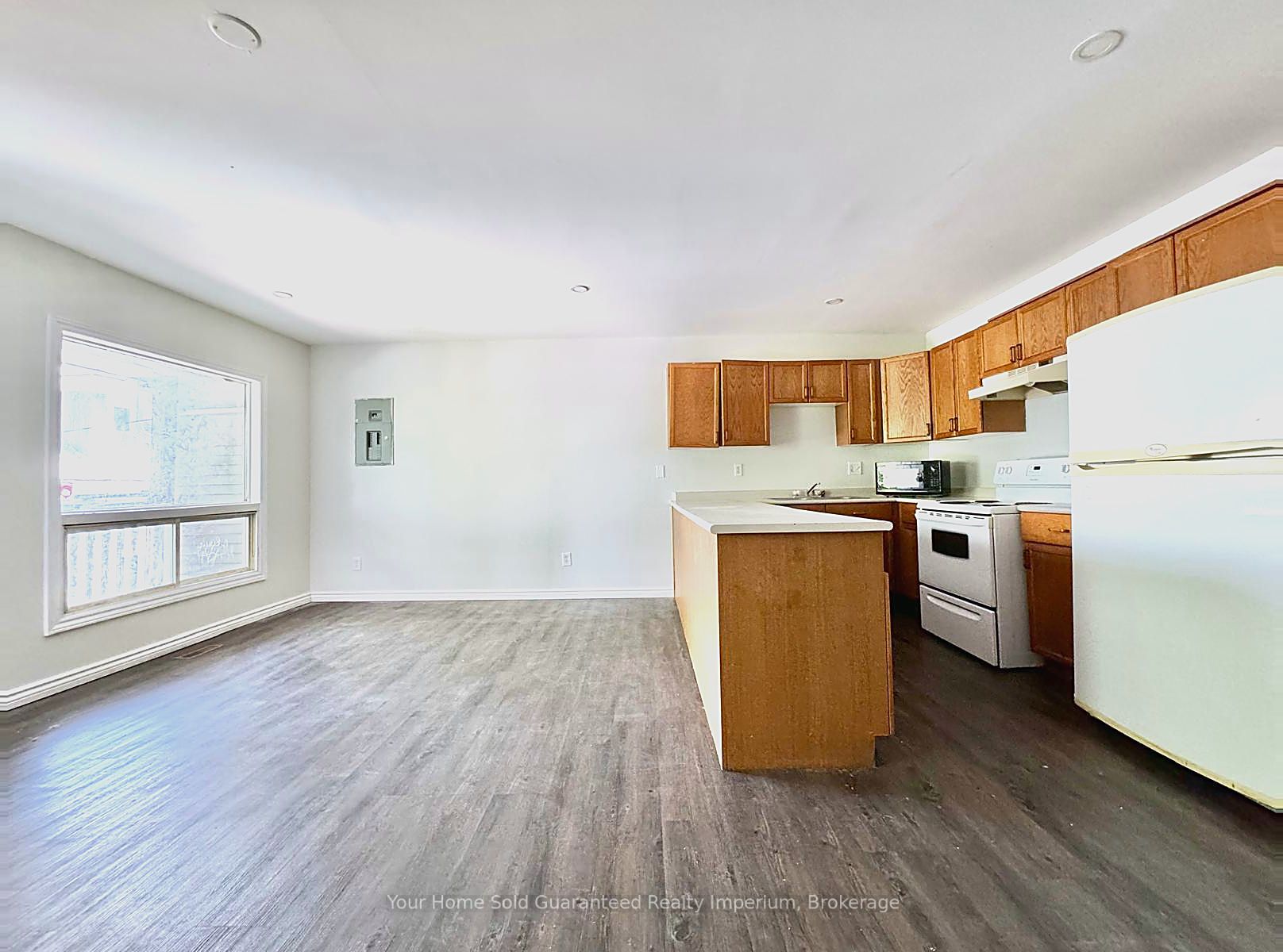 59 Queenston Street Upper (B), St. Catharines, ON L2R 2Z1 photo 3