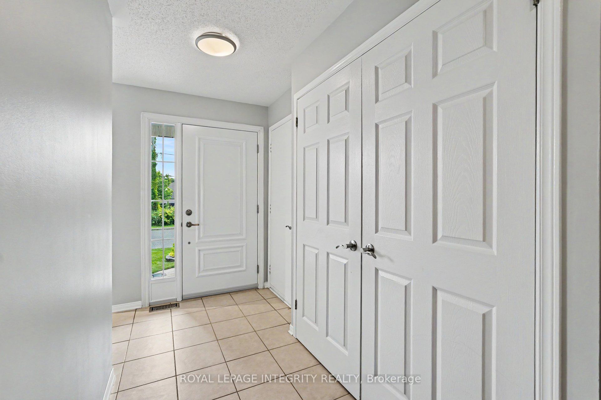 50 Baypointe Crescent, Barrhaven, ON K2G 6R1 photo 3