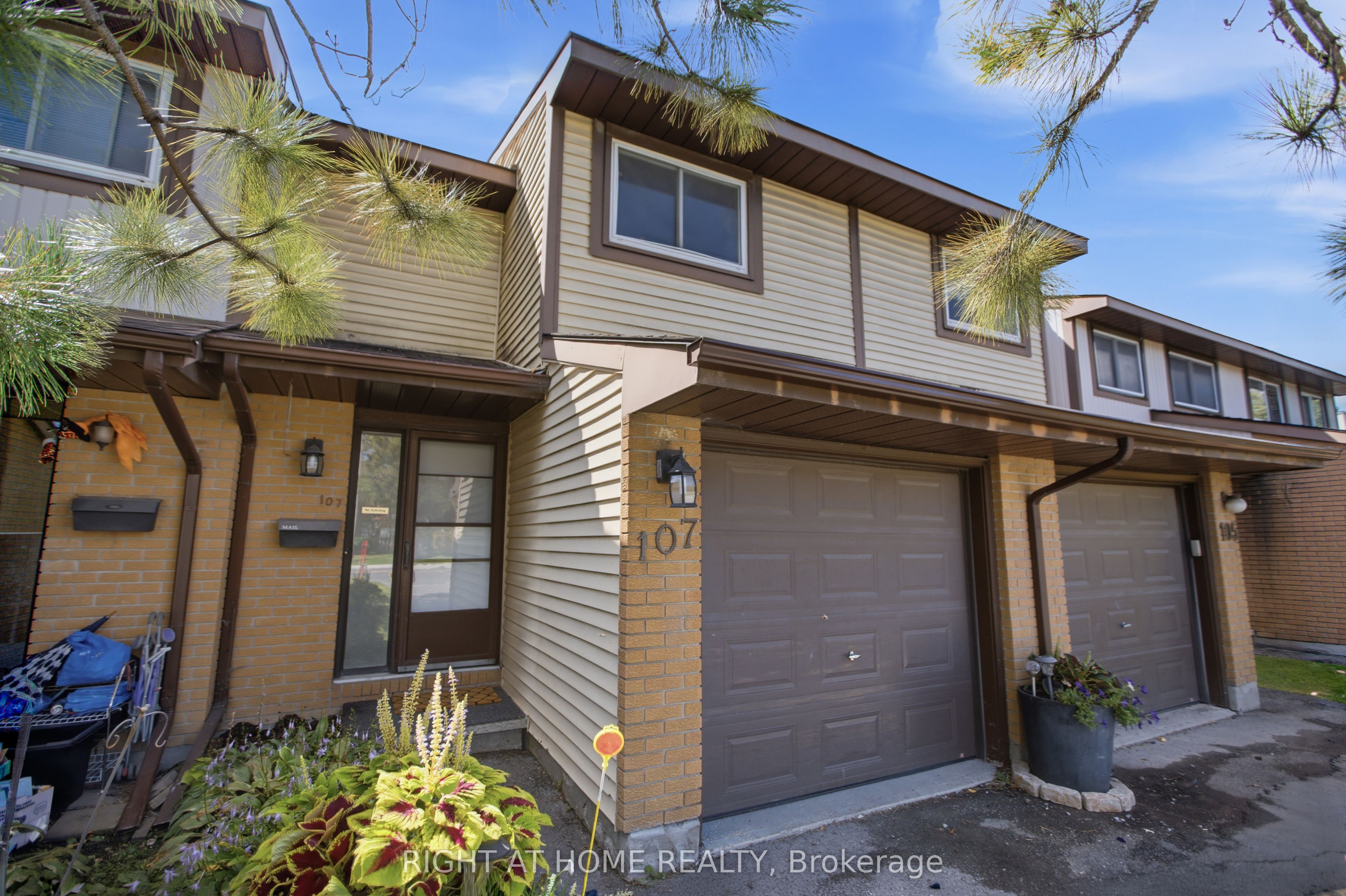107 Castlefrank Road 8, Kanata, ON K2L 2Y1 photo 3
