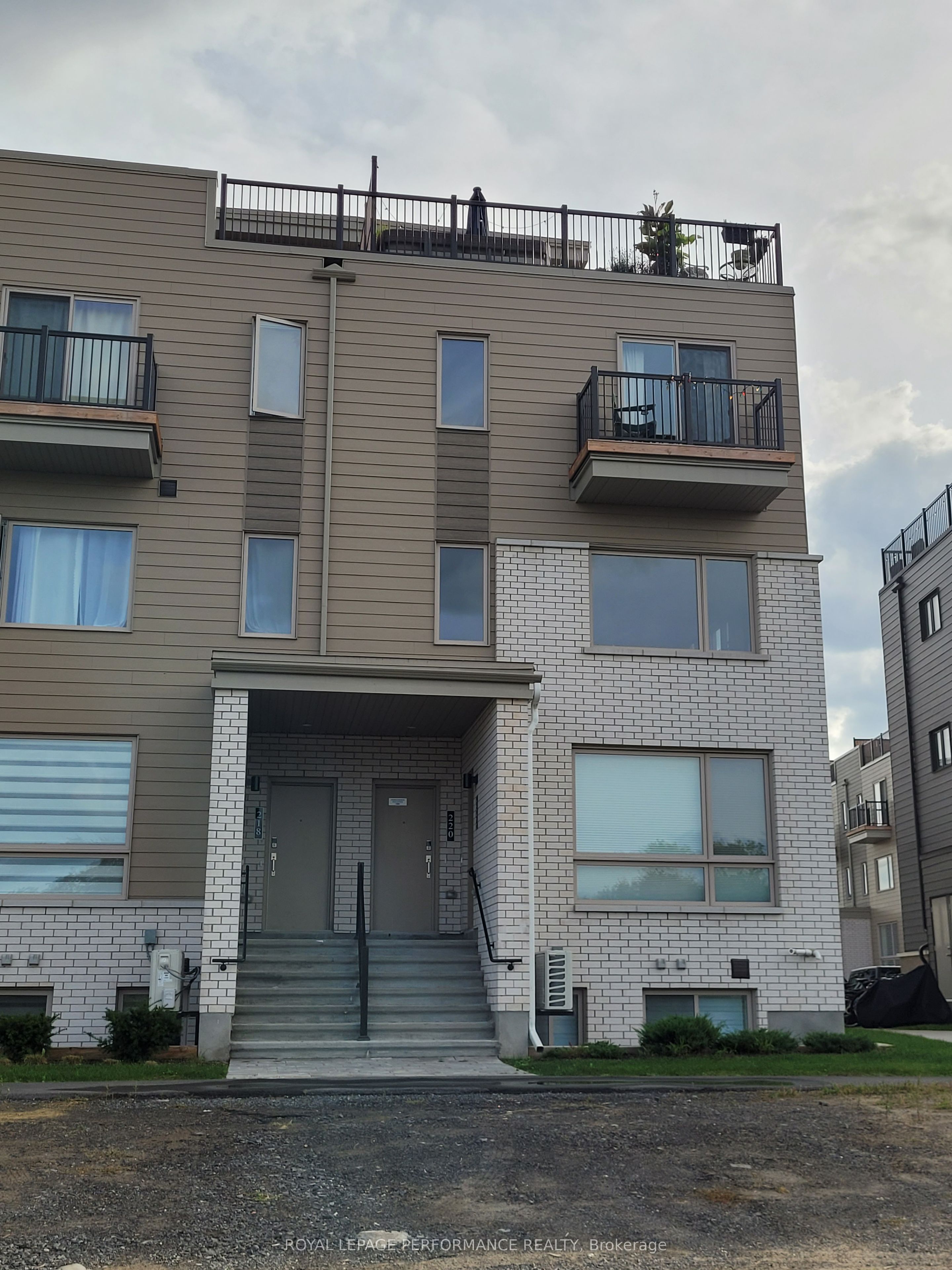 222 Mishi Private, Manor Park - Cardinal Glen and Area, ON K1K 4E1