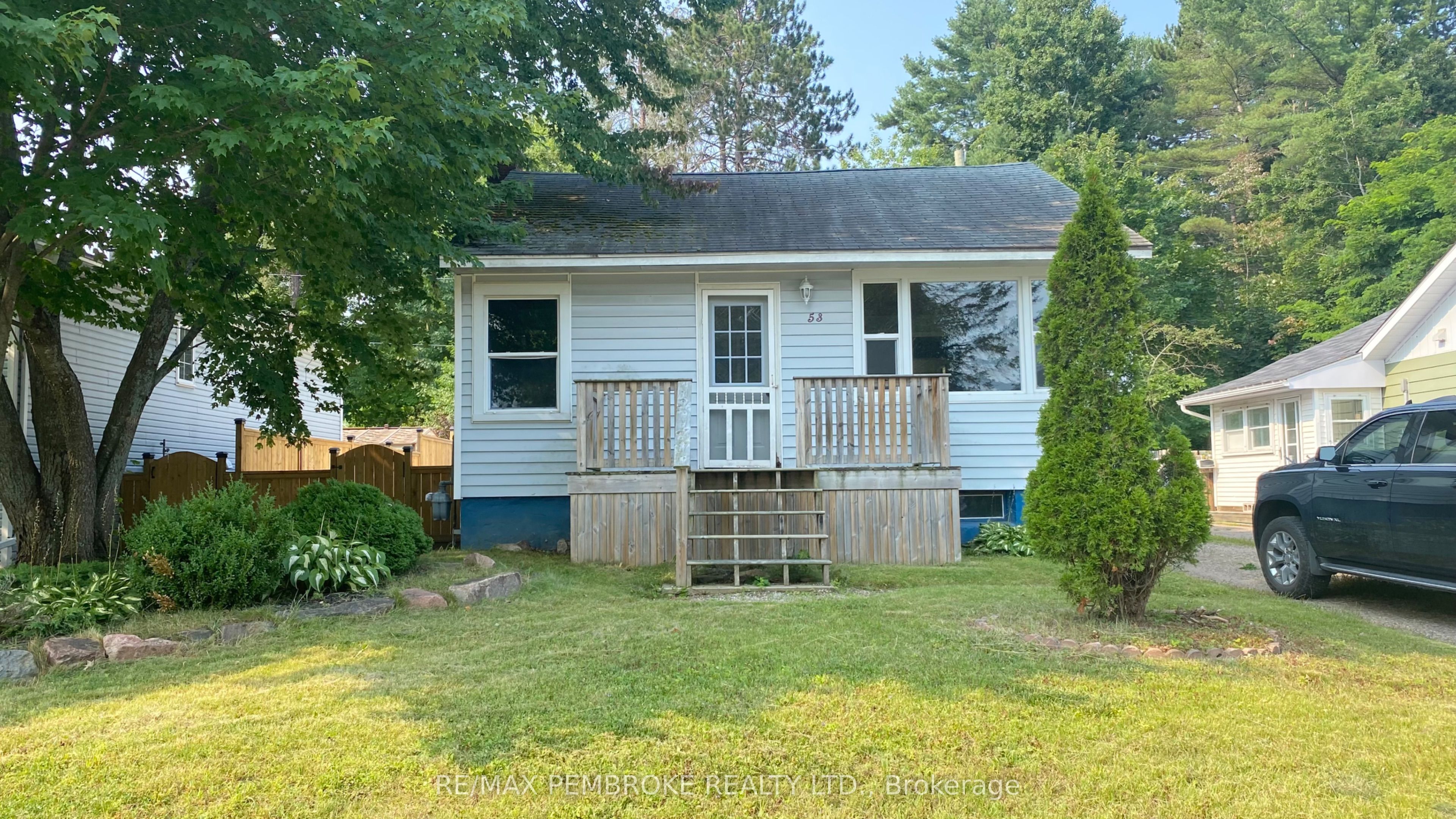 53 Huron Street, Deep River, ON K0J 1P0