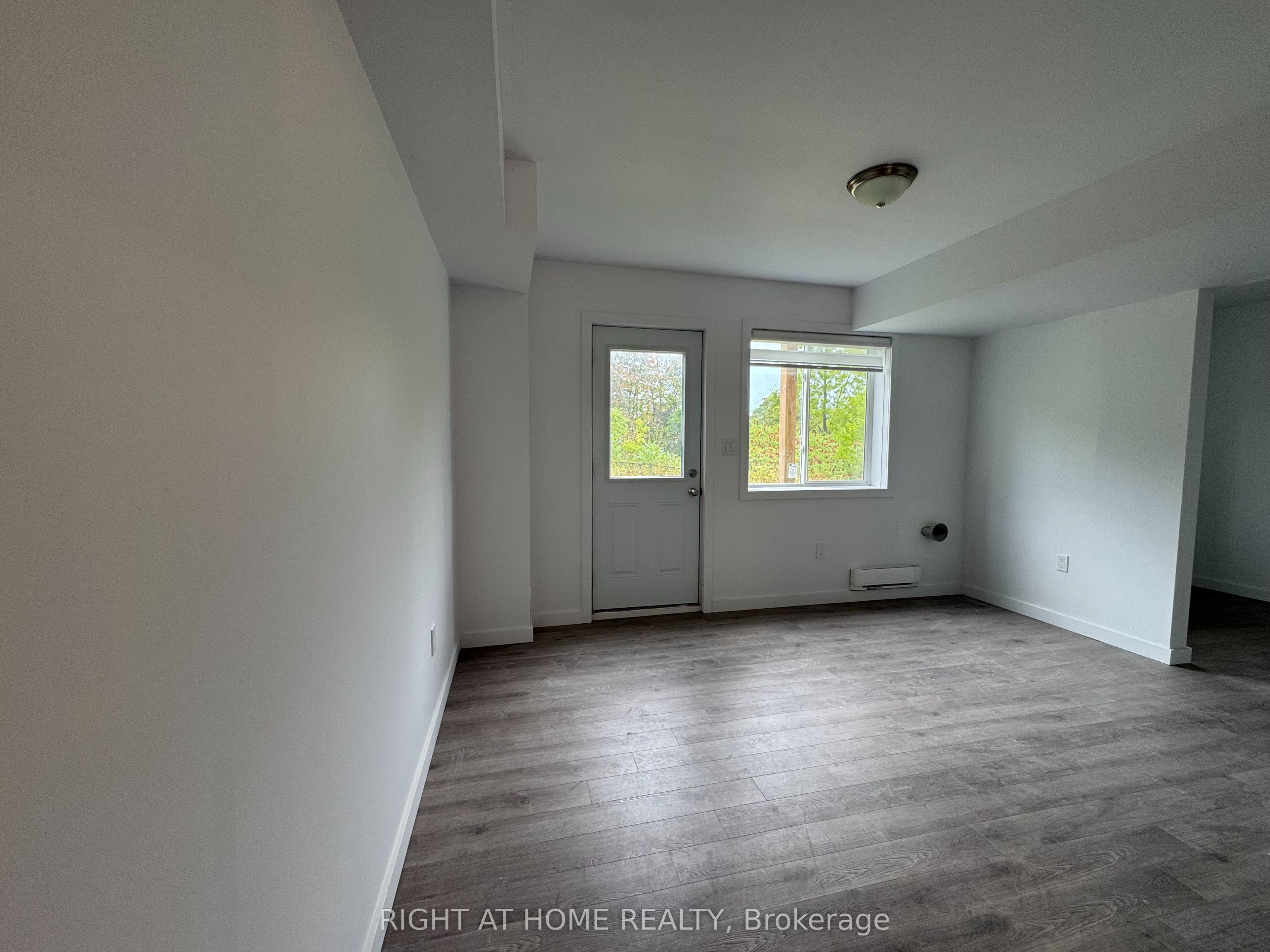 99 Highriver Trail (LOWER), Welland, ON L3C 0H6 photo 4