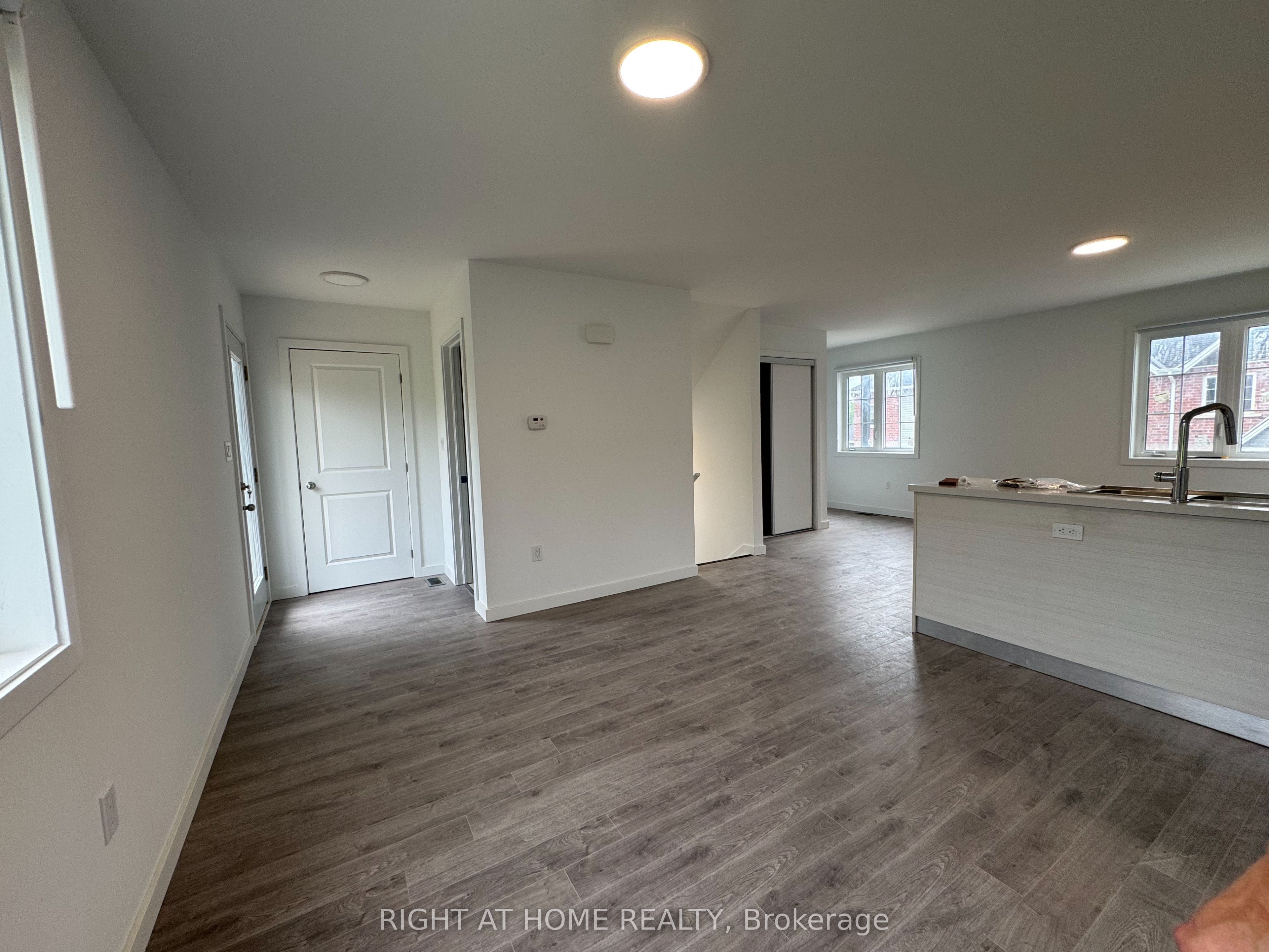 99 Highriver Trail (MAIN), Welland, ON L3C 0H6 photo 5