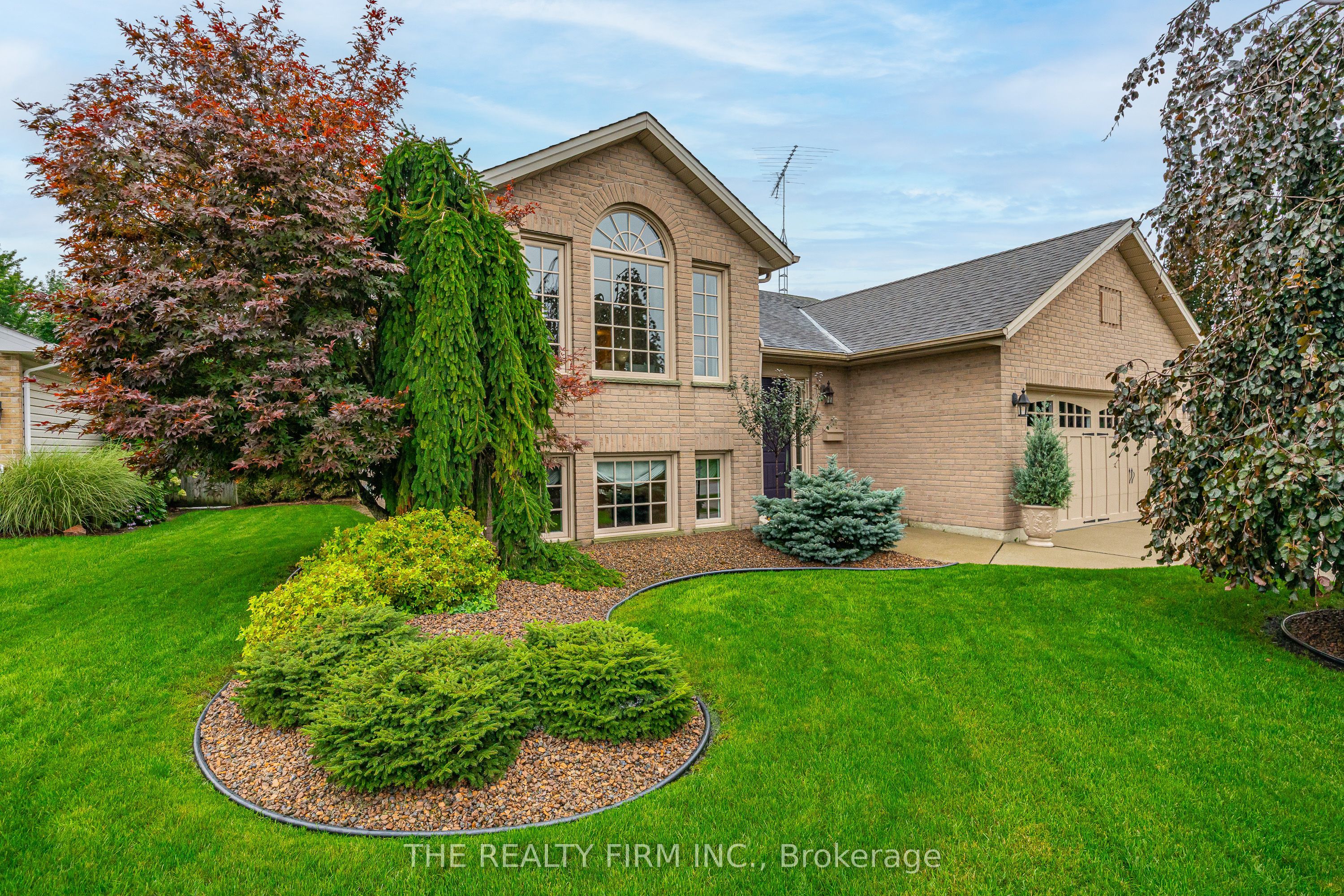 4077 Pine Crescent, Petrolia, ON N0N 1R0 photo 3