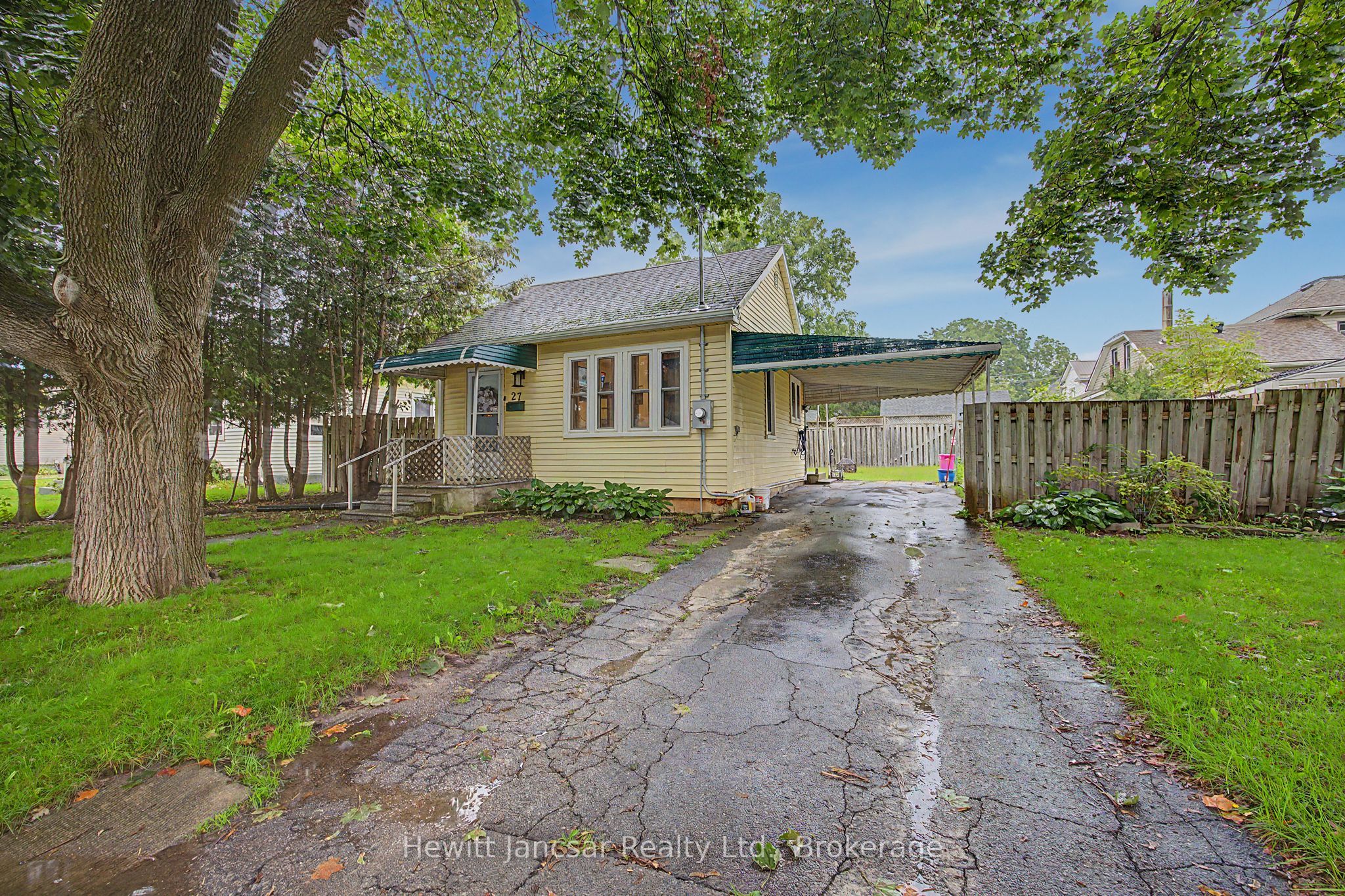 27 CHESTNUT Street W, Aylmer, ON N5H 1E5