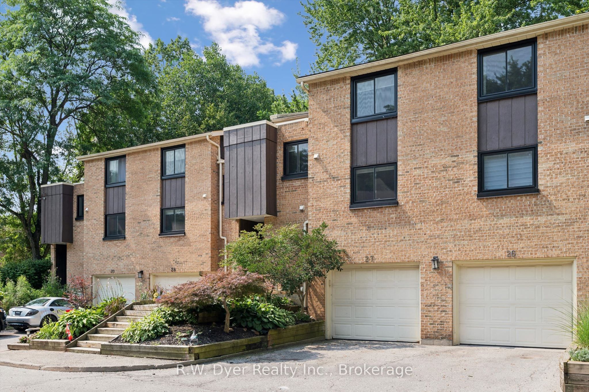 220 Salisbury Avenue 27, Cambridge, ON N1S 1K5 photo 3