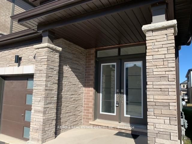 16 Monteith Drive S, Brantford, ON N3T 0W6 photo 2