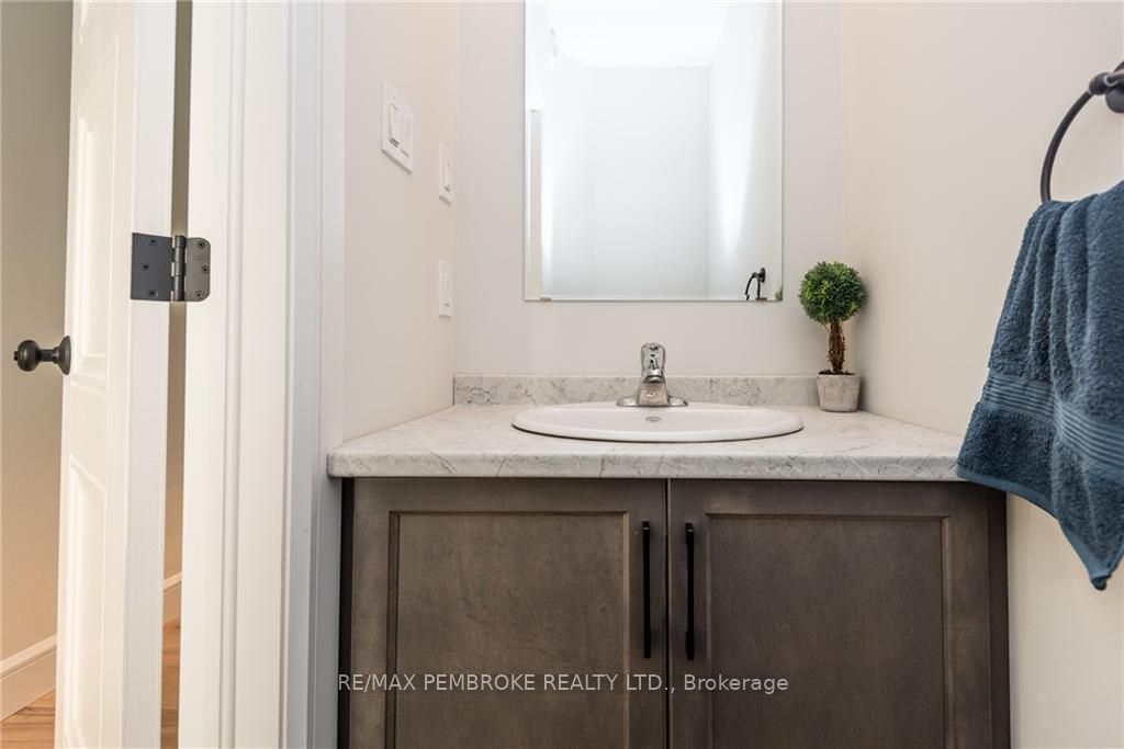 109 CHAD Street, Petawawa, ON K8H 0G9 photo 5
