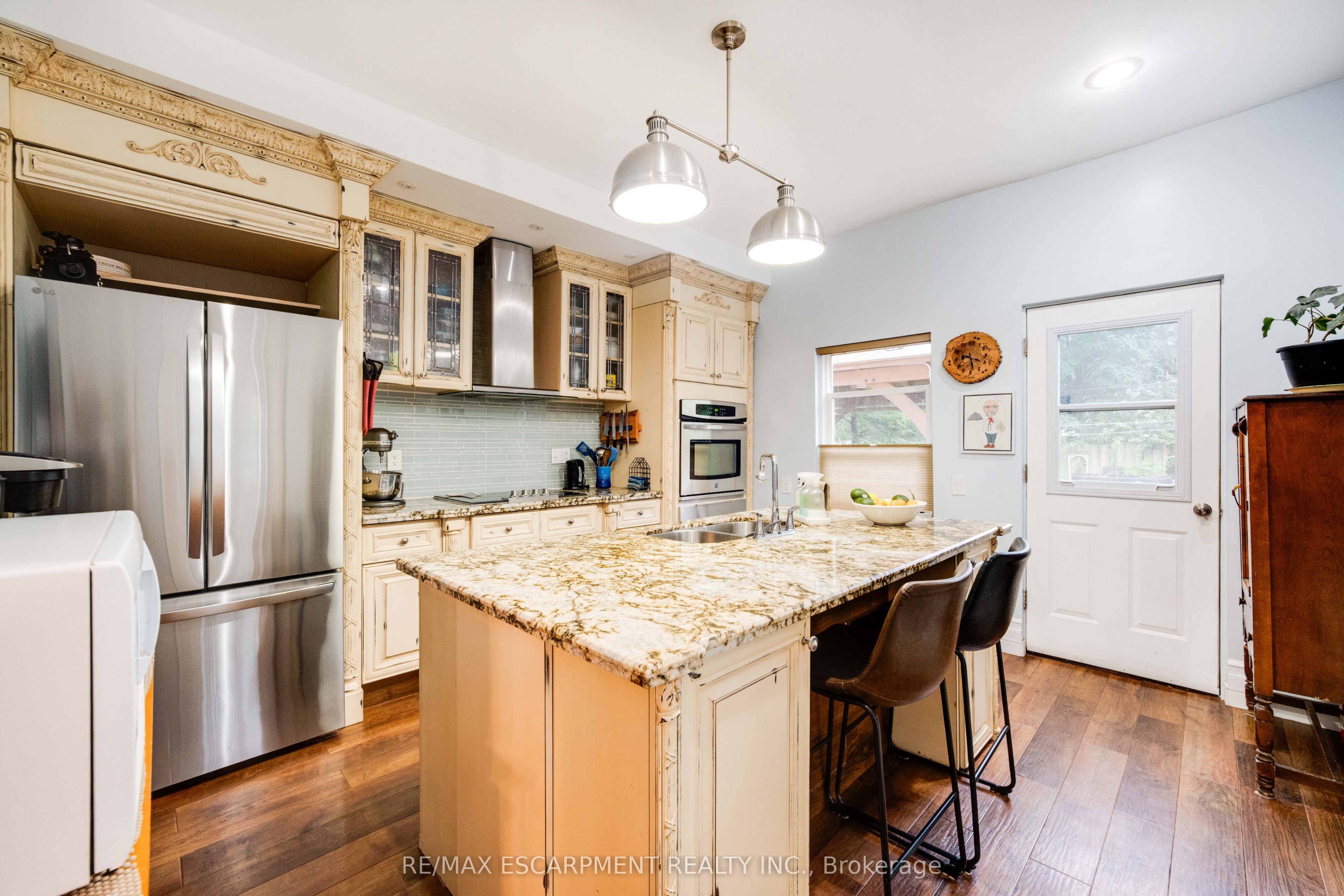 72 Pearl Street, Brantford, ON N3T 3N7 photo 2