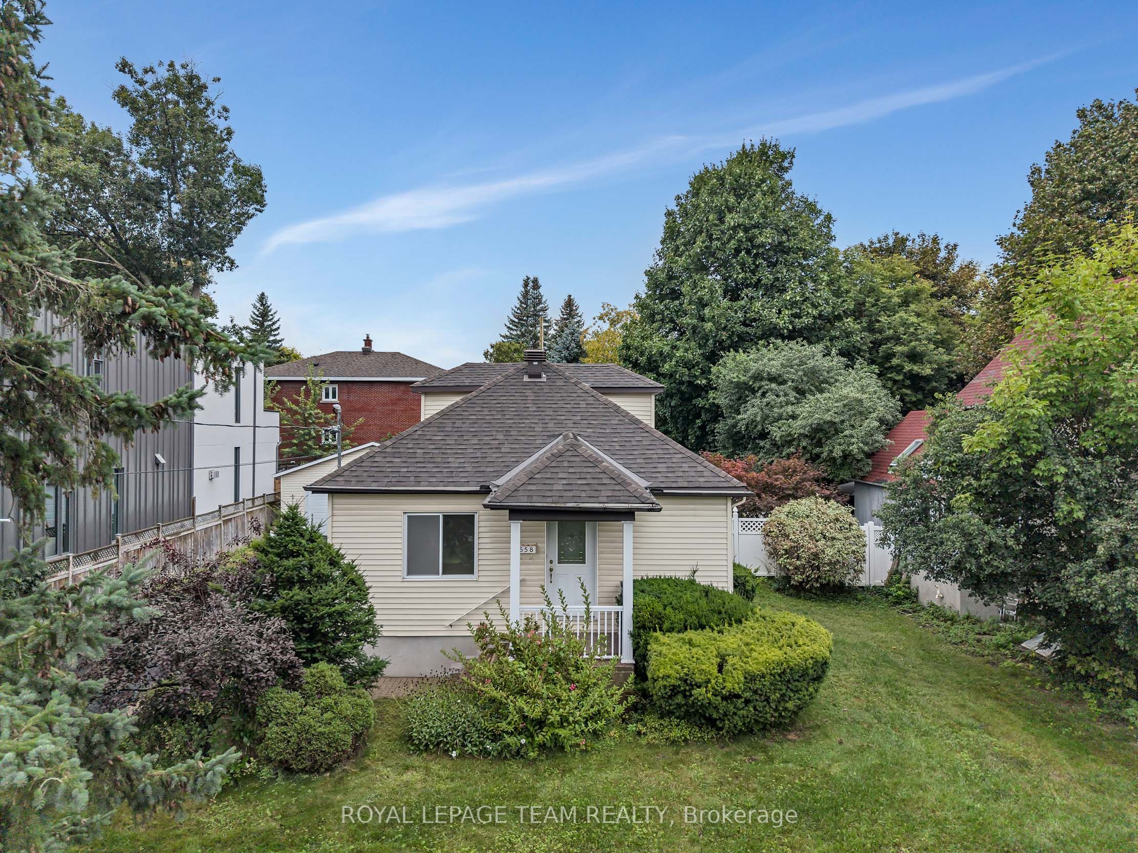 658 Tweedsmuir Avenue, Westboro - Hampton Park, ON K1Z 5P6 photo 4