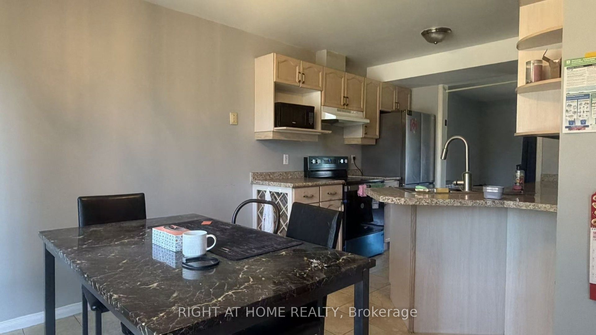 271 Fleming Drive, London East, ON N5V 4Y8 photo 2