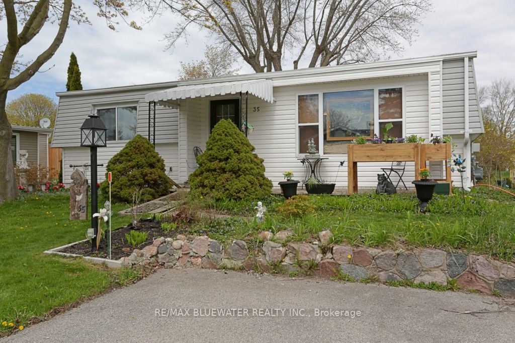 35 Pebble Beach Parkway, South Huron, ON N0M 1T0 photo 2