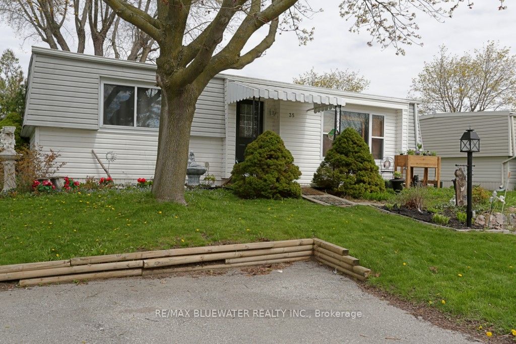 35 Pebble Beach Parkway, South Huron, ON N0M 1T0 photo 3