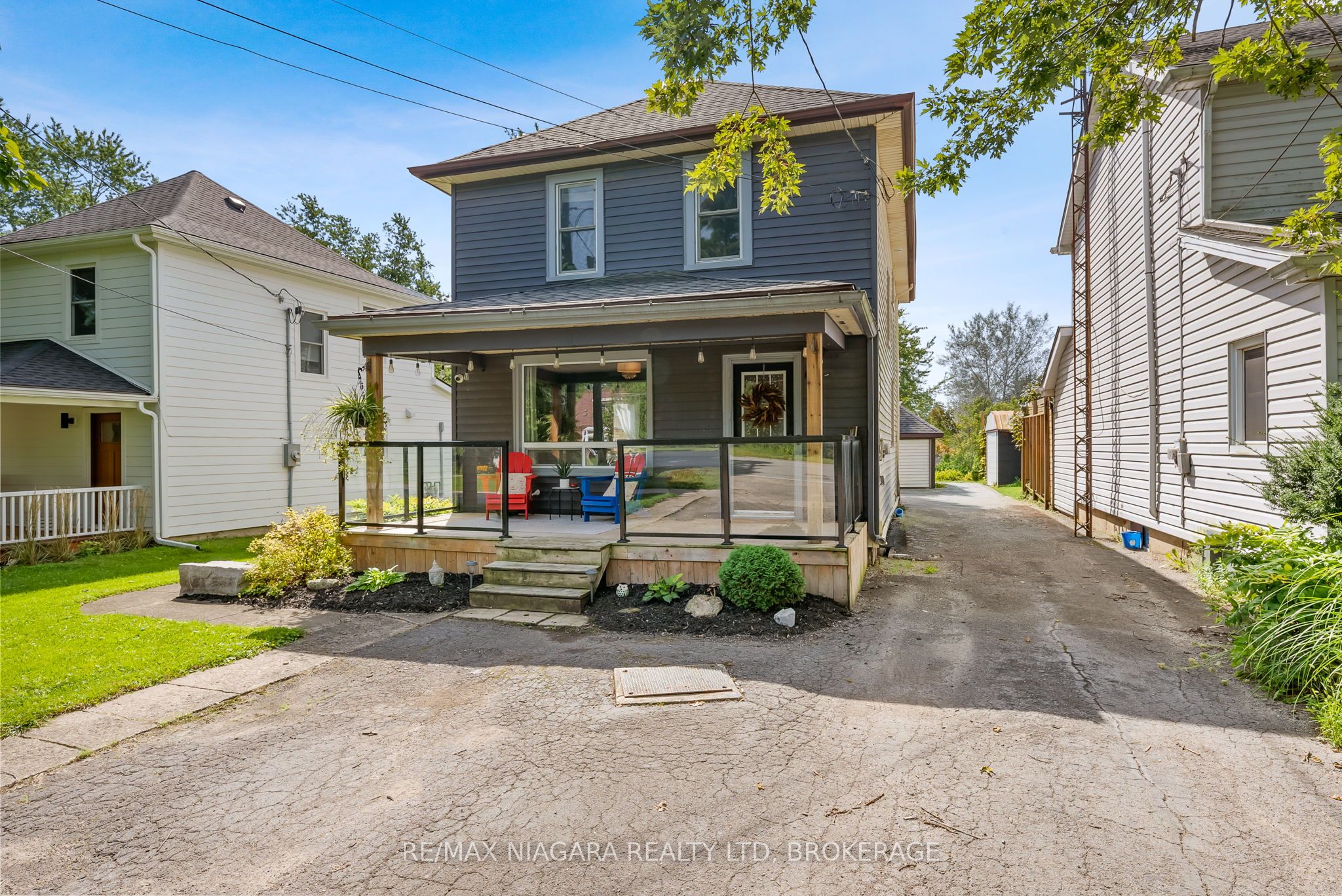 63 Bridge Street W, Thorold, ON L0S 1K0 photo 2