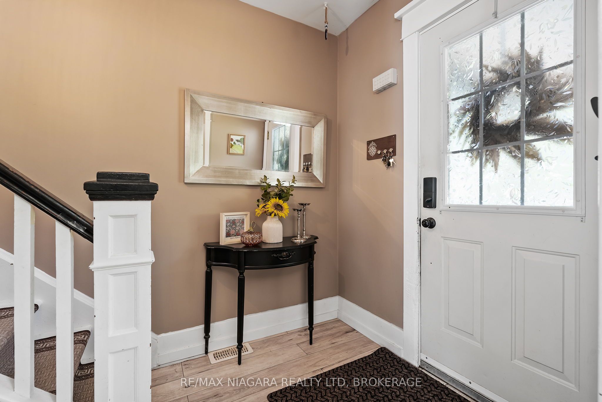 63 Bridge Street W, Thorold, ON L0S 1K0 photo 5