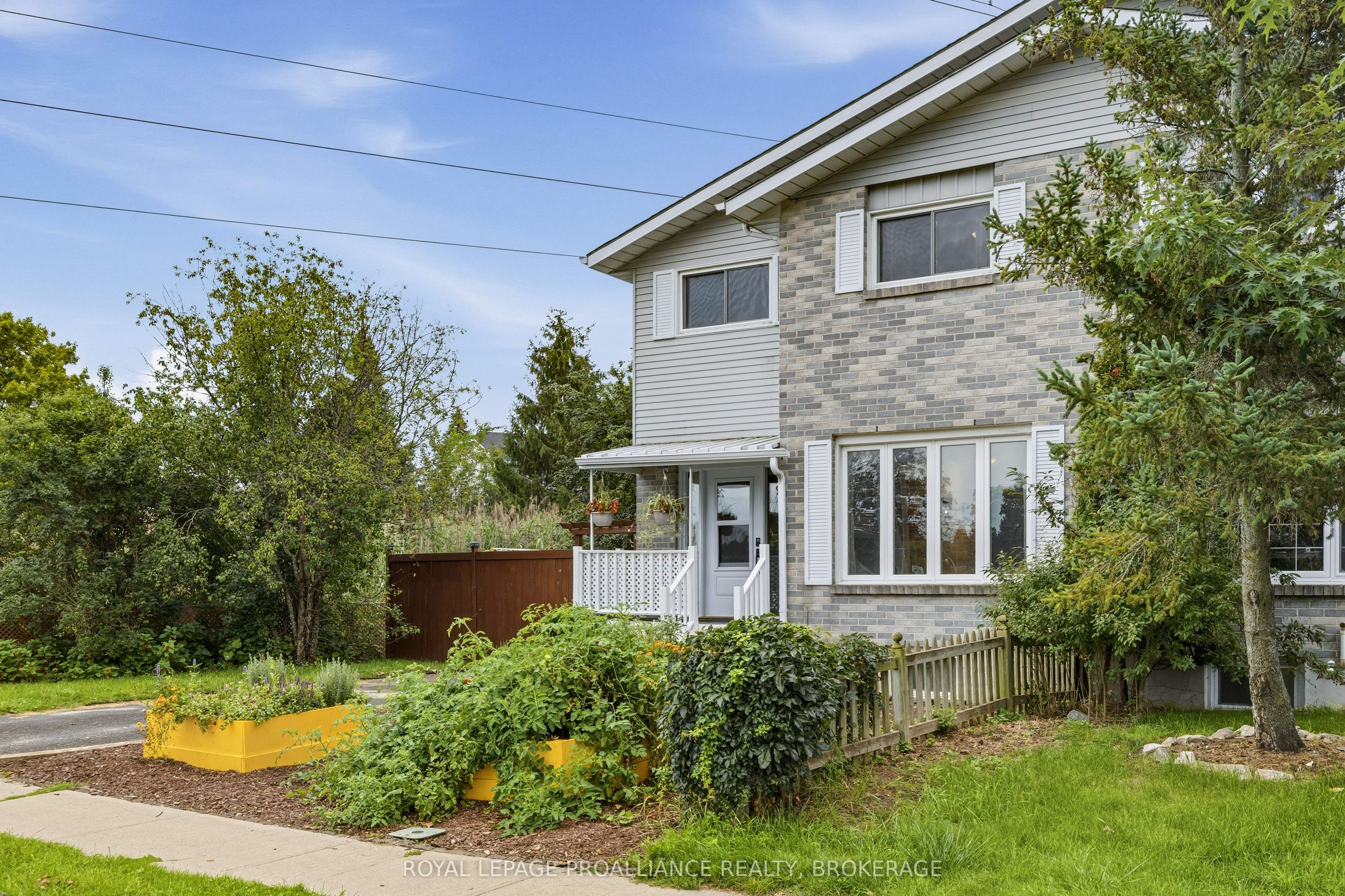 690 Davis Drive, Kingston, ON K7M 7X3 photo 3