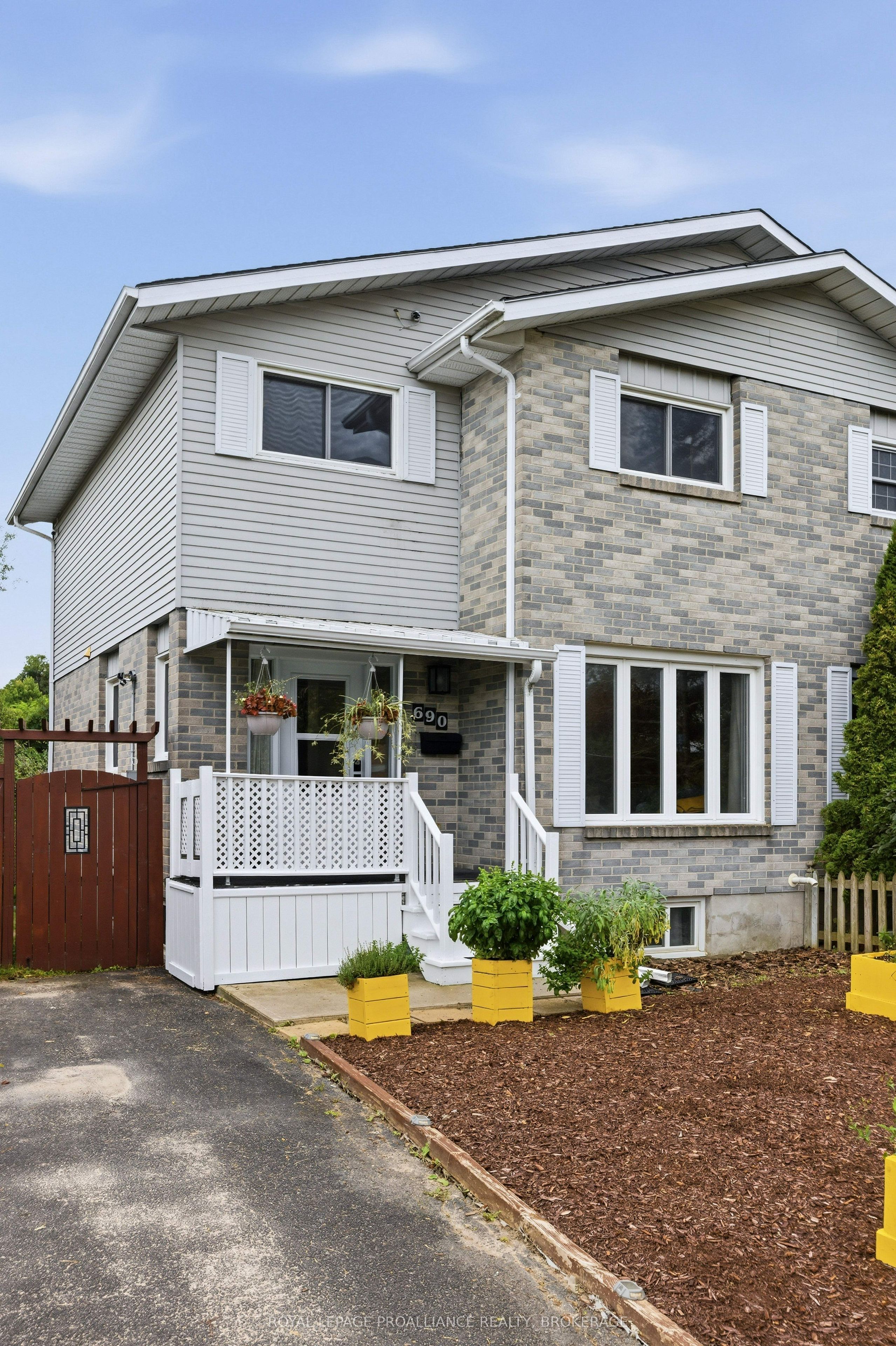 690 Davis Drive, Kingston, ON K7M 7X3 photo 4
