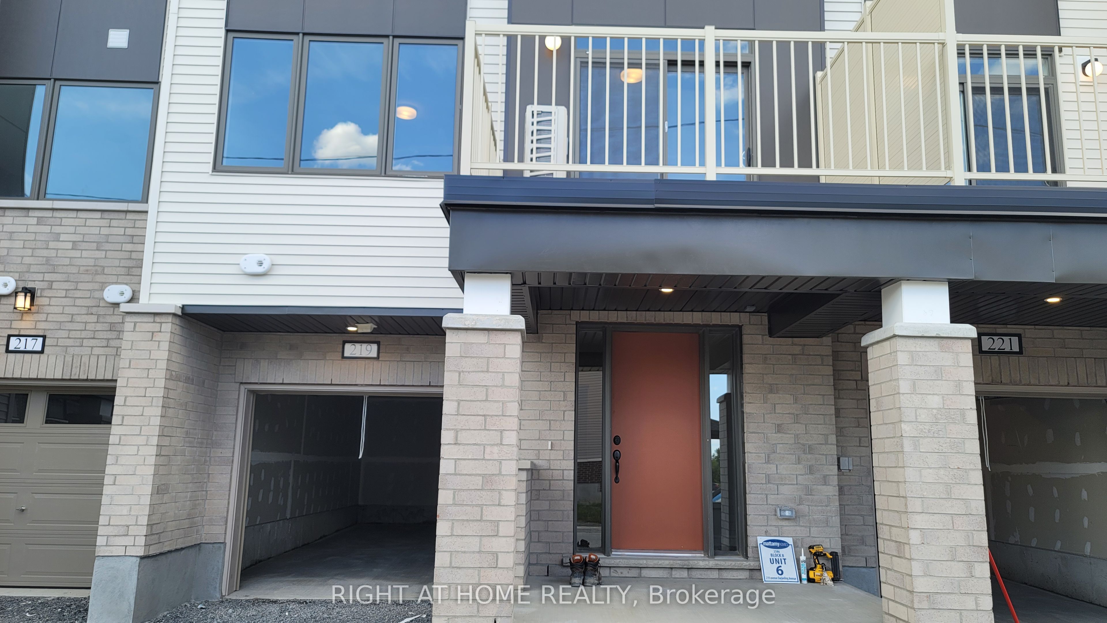 219 Darjeeling Avenue, Barrhaven, ON K2J 7C8