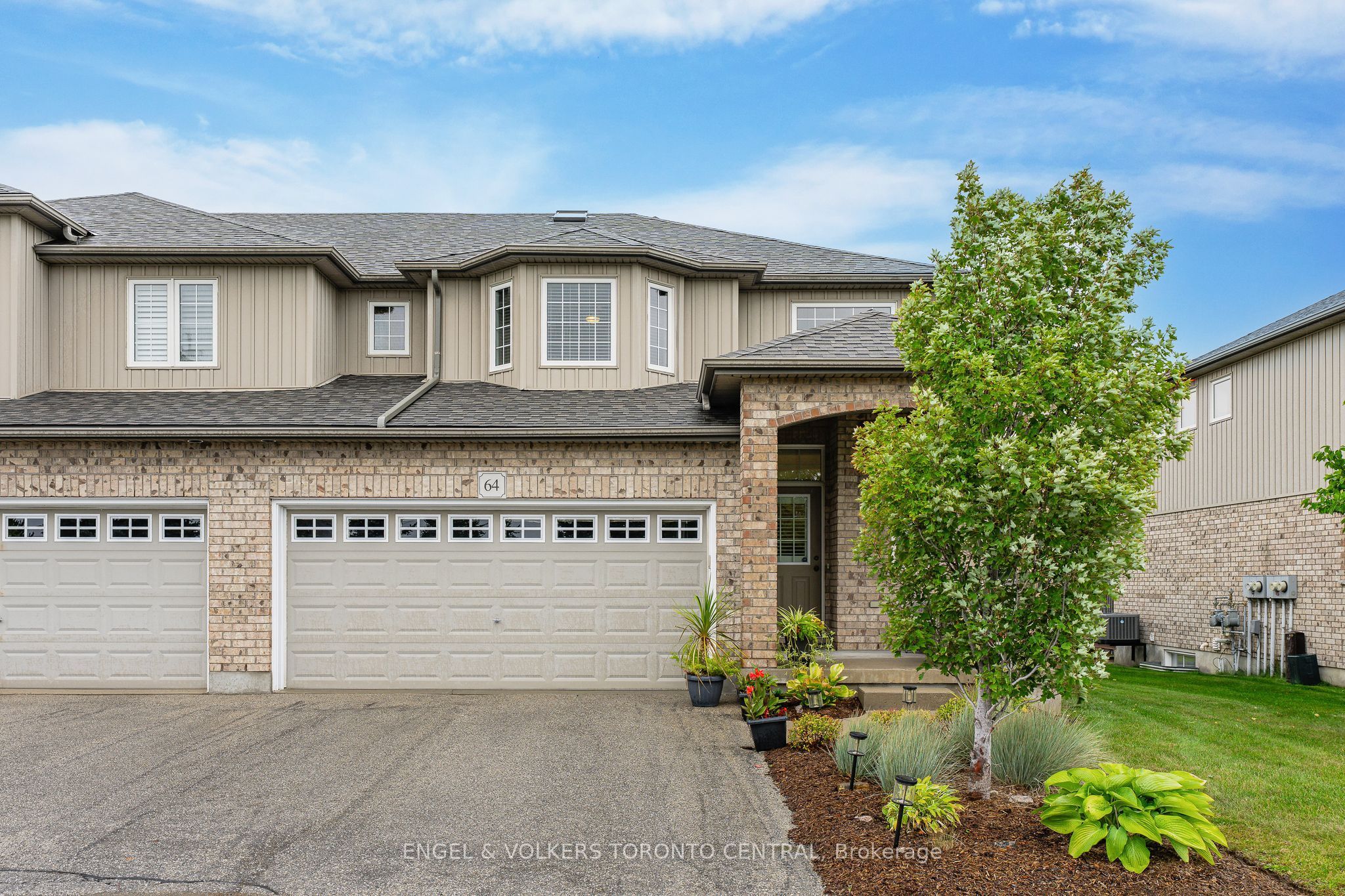 31 Townsend Drive 64, Woolwich, ON N0B 1M0 photo 2