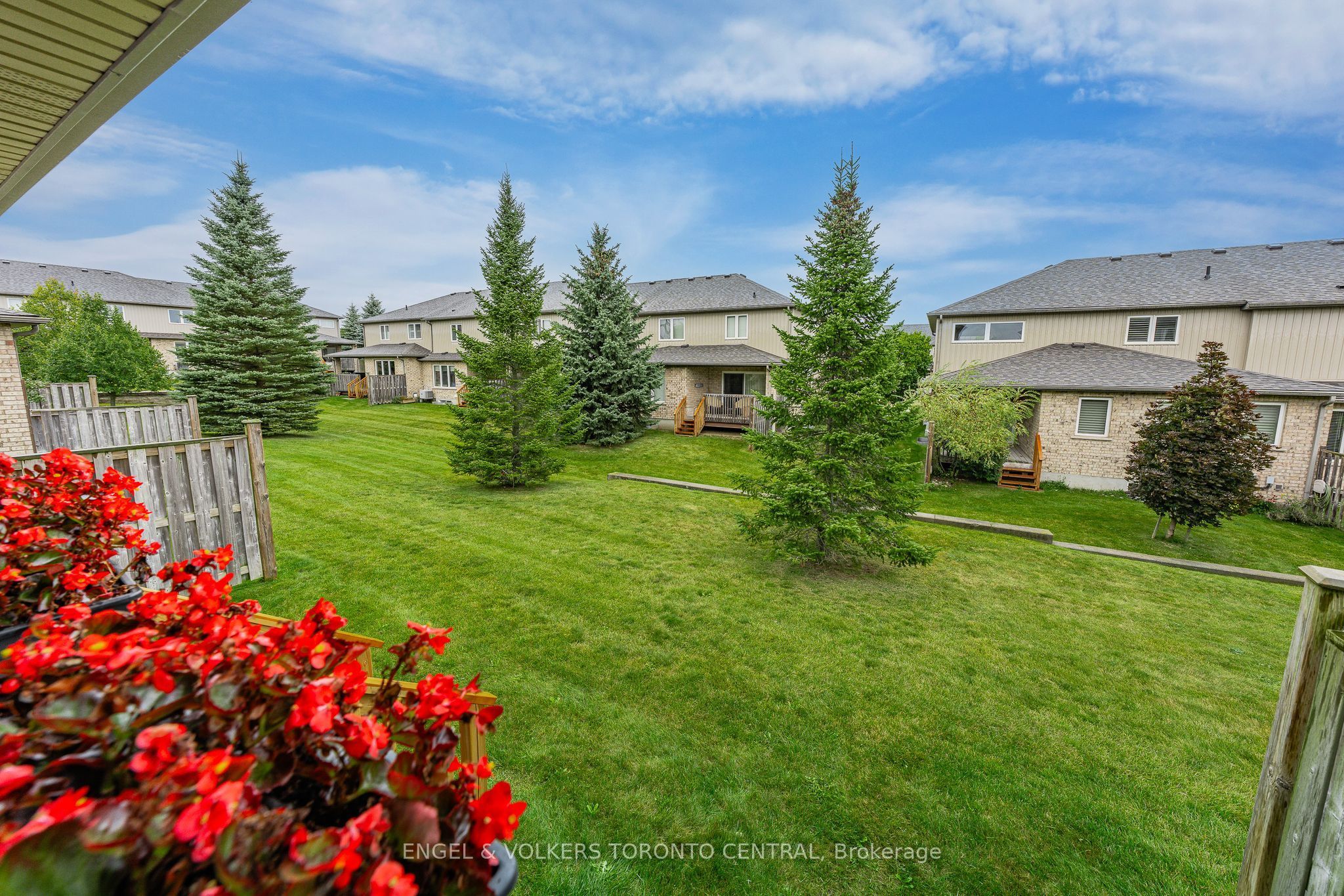 31 Townsend Drive 64, Woolwich, ON N0B 1M0 photo 4