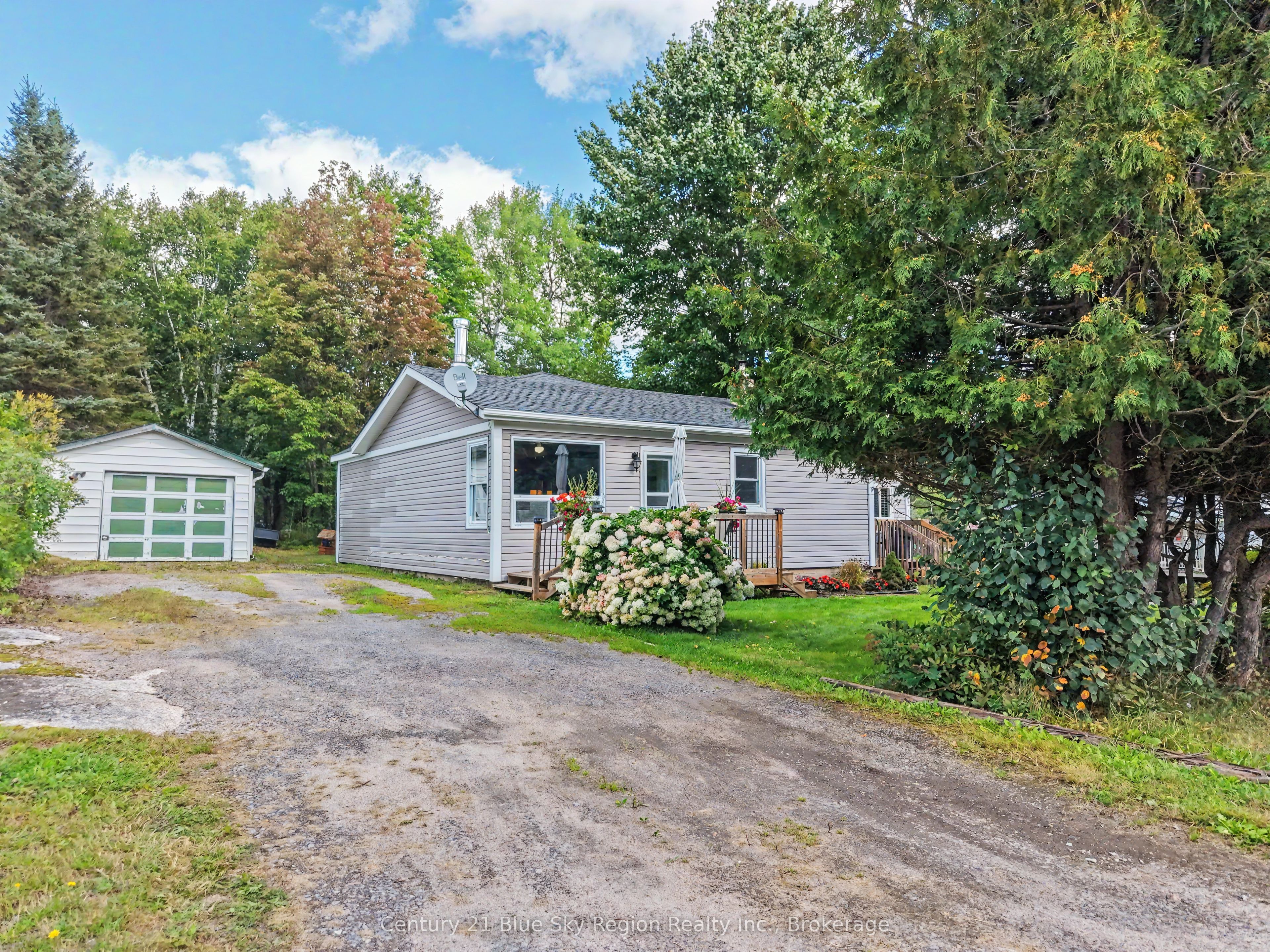 586 Derland Road, East Ferris, ON P1B 8Z4 photo 2
