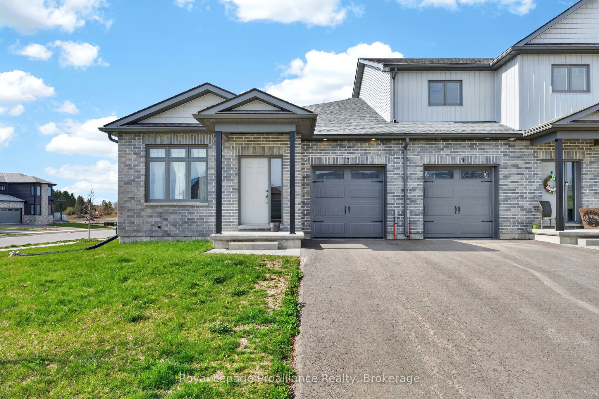 7 Griffin Street, Prince Edward County, ON K0K 2T0 photo 2