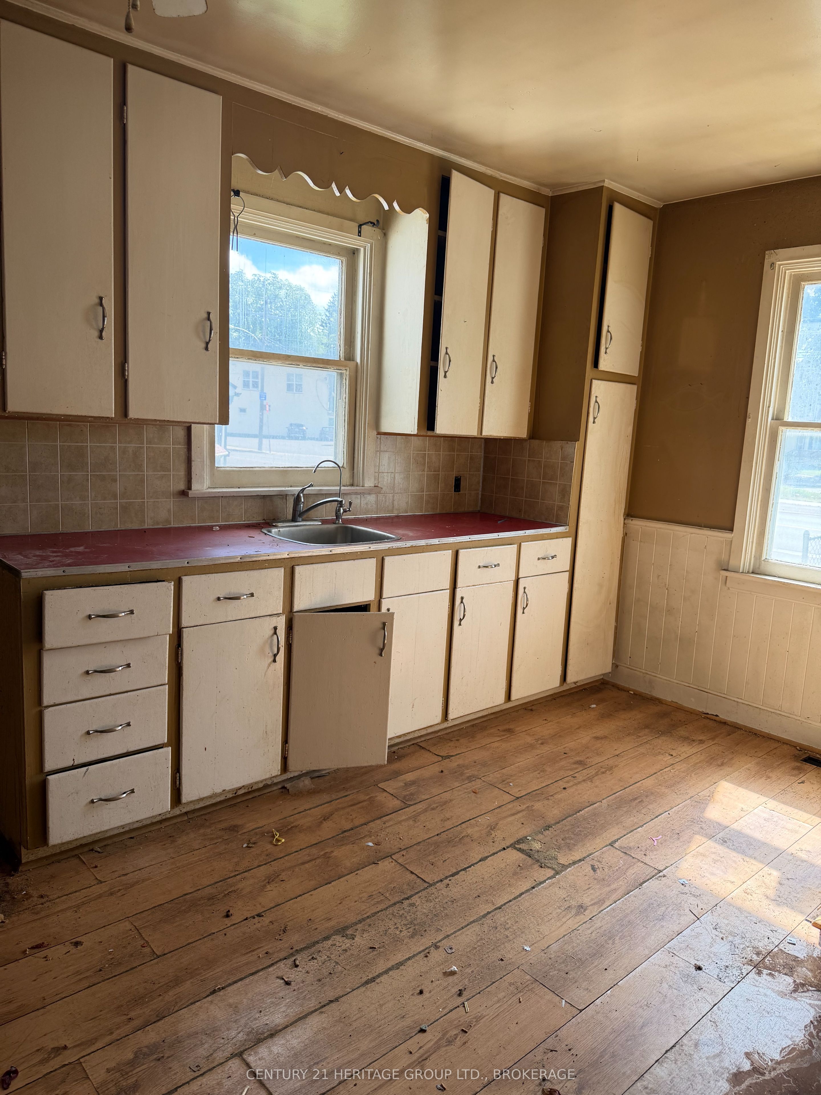 199 Belleville Road, Greater Napanee, ON K7R 2R4 photo 3