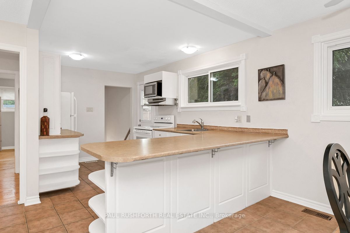 62 Ashburn Drive, Cityview - Parkwoods Hills - Rideau Shore, ON K2E 6N3 photo 4