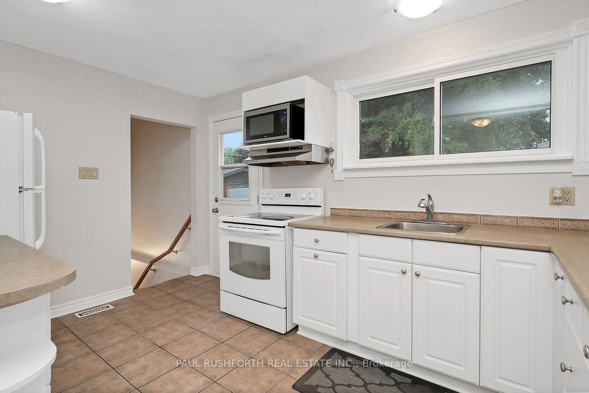62 Ashburn Drive, Cityview - Parkwoods Hills - Rideau Shore, ON K2E 6N3 photo 5