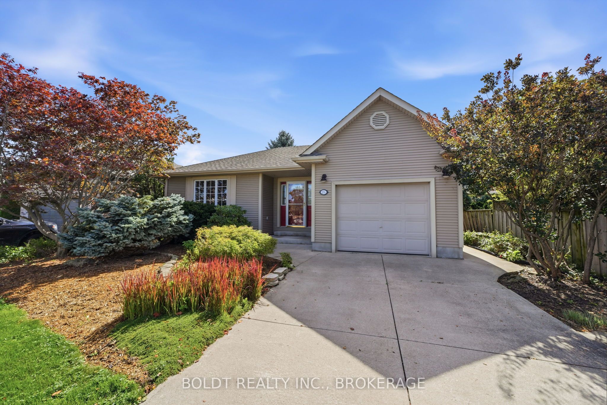 255 SULLIVAN Avenue, Thorold, ON L2V 5G2 photo 2
