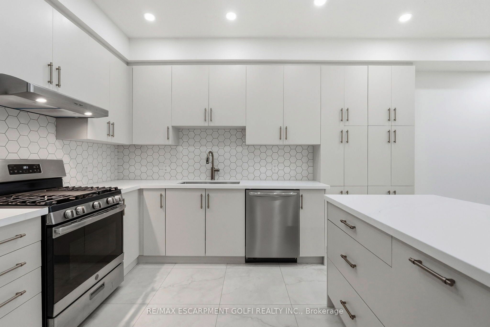87 Rockledge Drive, Hamilton, ON L0R 1P0 photo 3