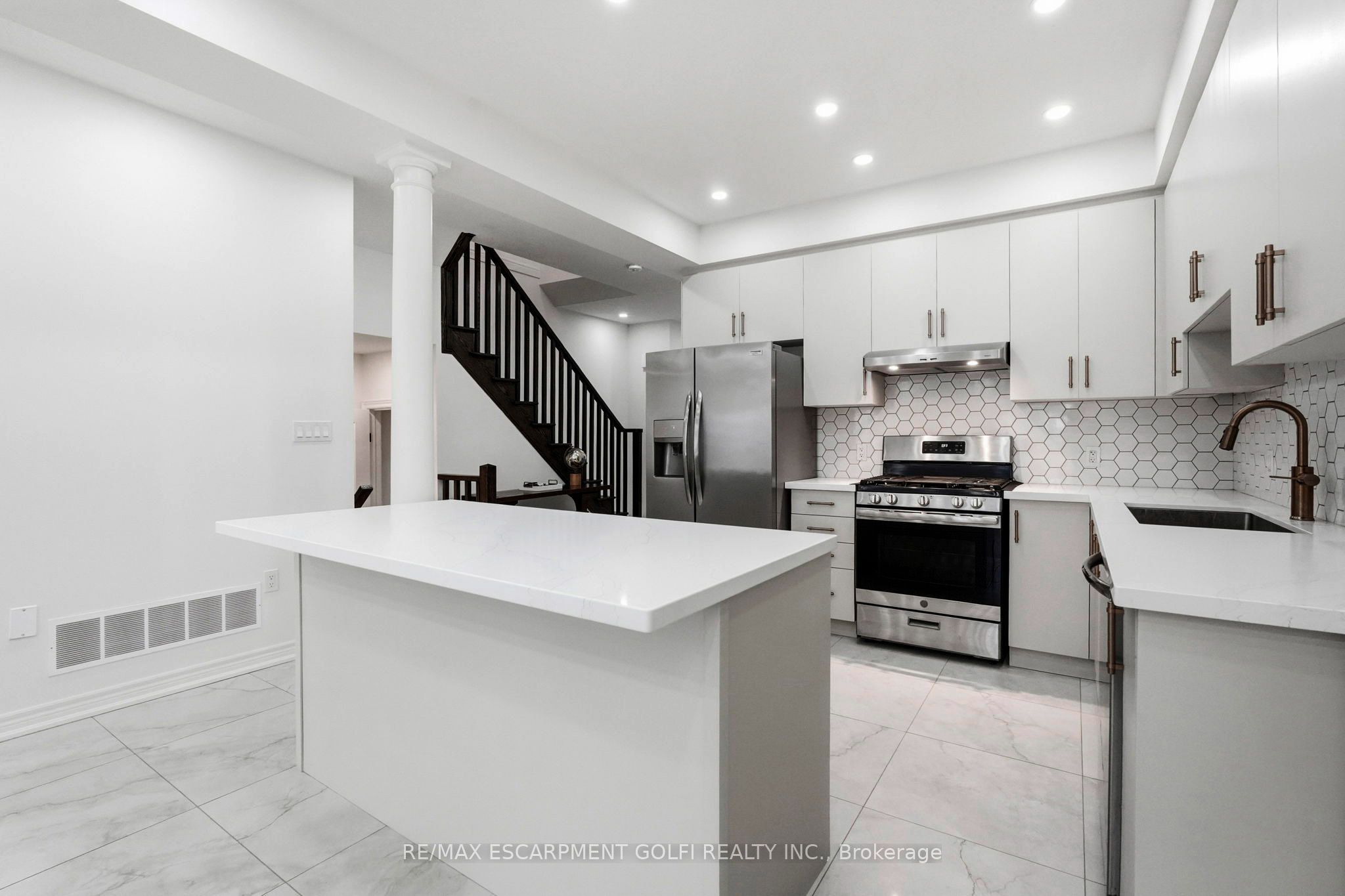 87 Rockledge Drive, Hamilton, ON L0R 1P0 photo 4