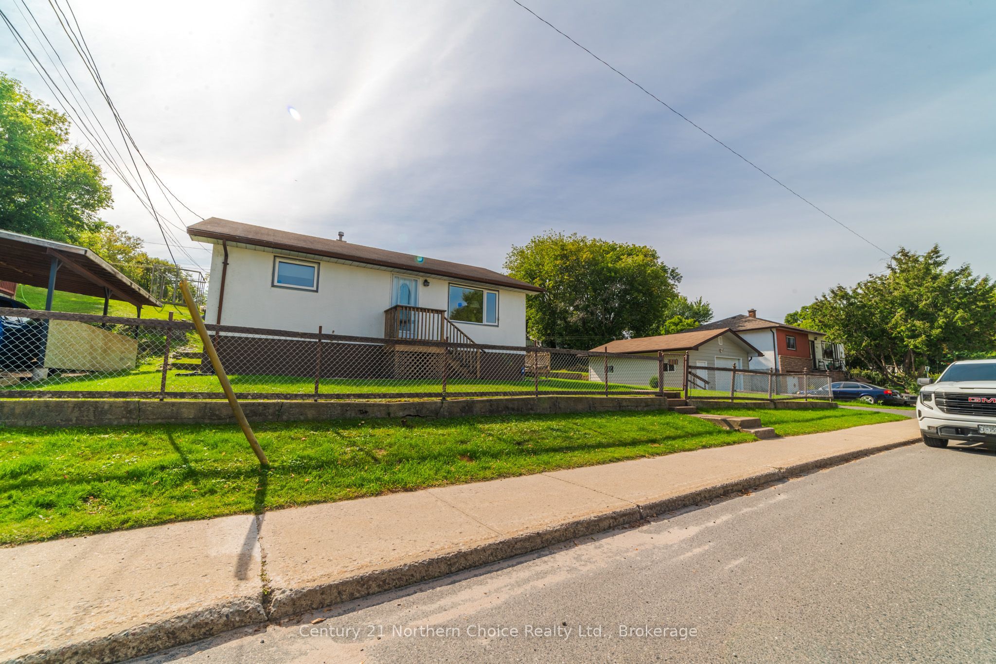 811 Fourth Street N, Kenora, ON P9N 2N6 photo 4