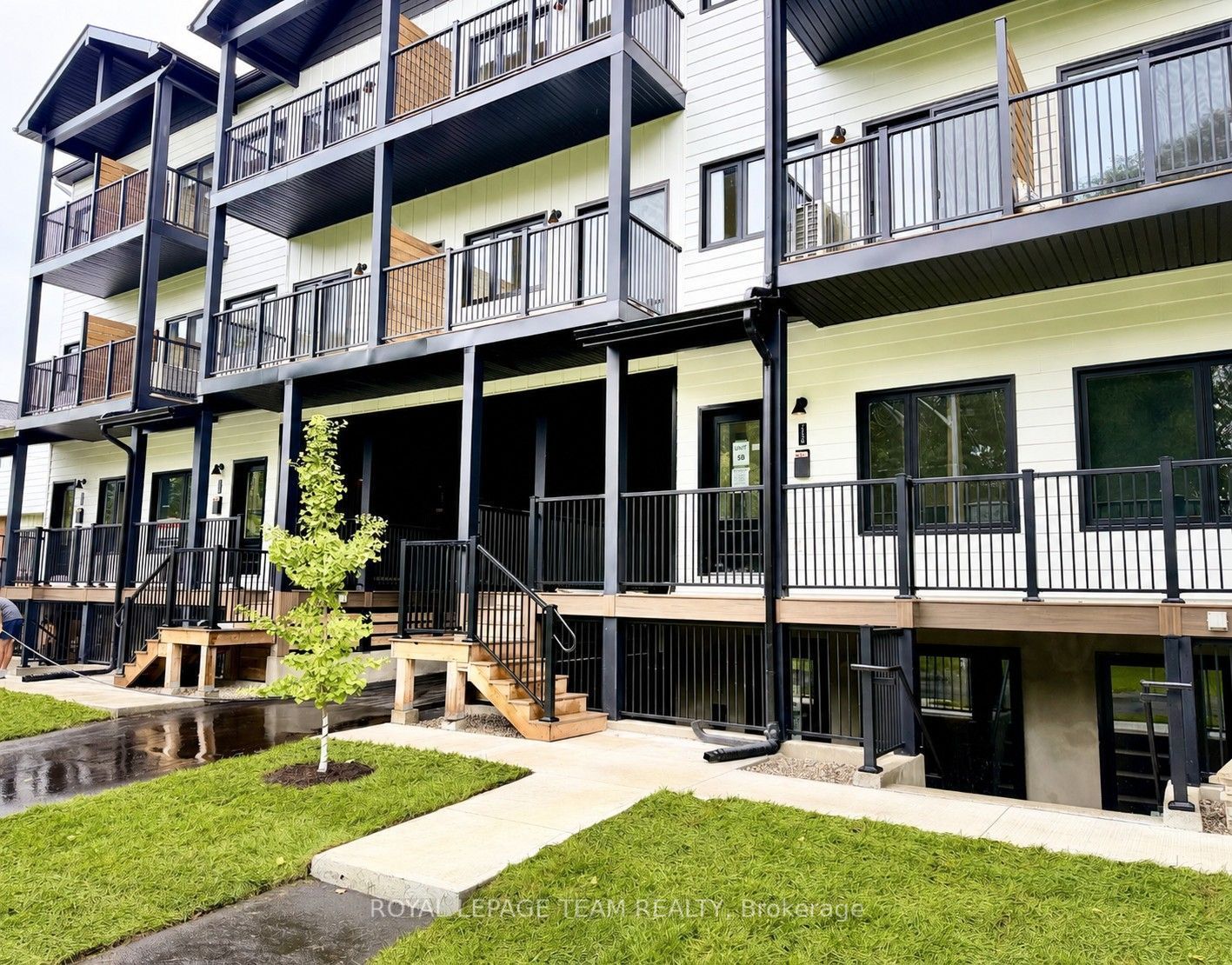 253B Bradford Street, Britannia - Lincoln Heights and Area, ON K2B 5Z5