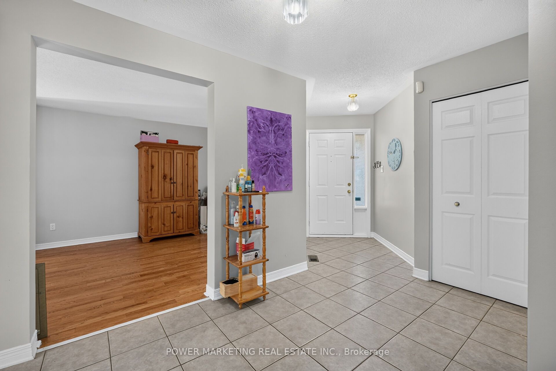 6886 EDGAR BRAULT Street, Orleans - Convent Glen and Area, ON K1C 1L7 photo 4