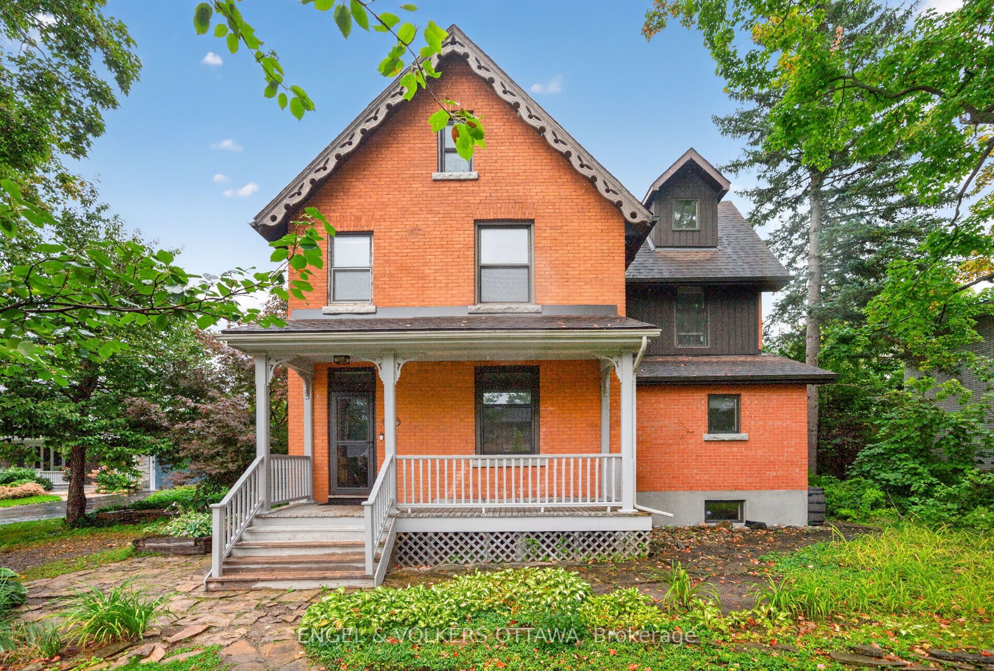 2241 Old Lilac Lane, Alta Vista and Area, ON K1H 6H6