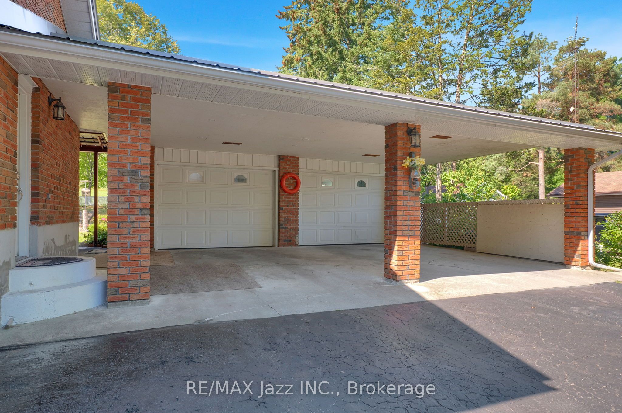 480 Murray Street, Quinte West, ON K8V 5P4 photo 4