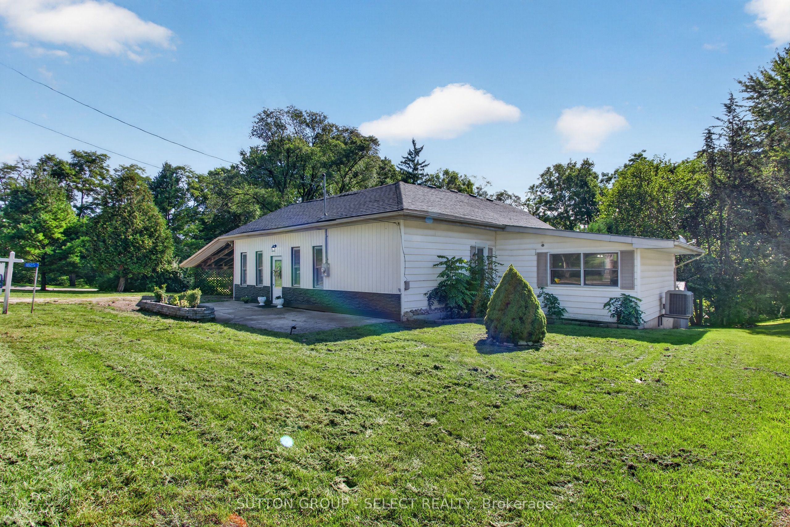 1825 Longwoods Drive, Southwest Middlesex, ON N0L 2N0 photo 4