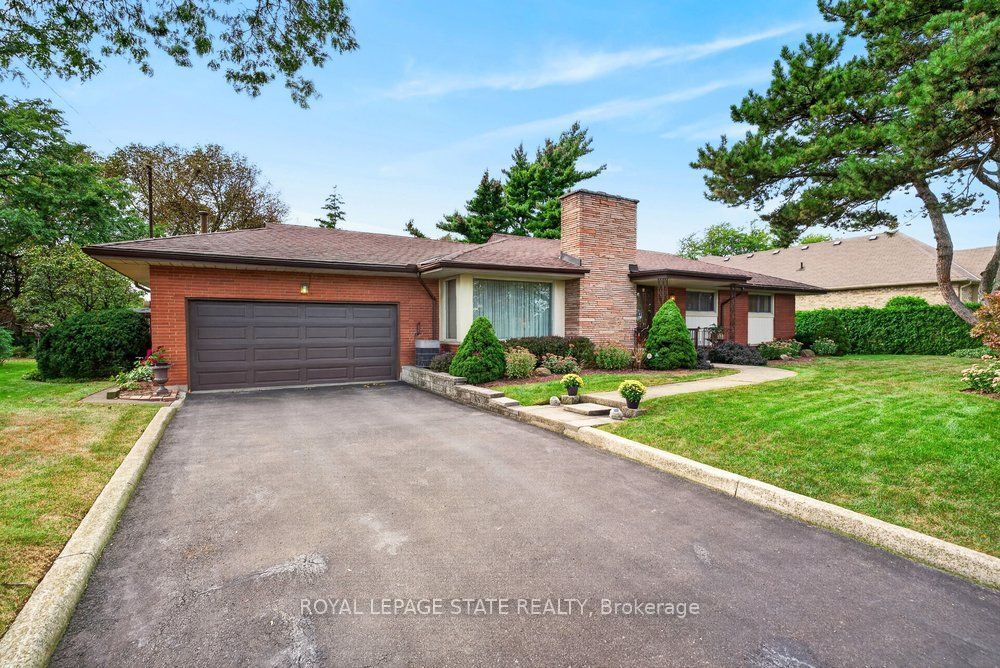 558 Mountain Brow Boulevard, Hamilton, ON L8T 1A9