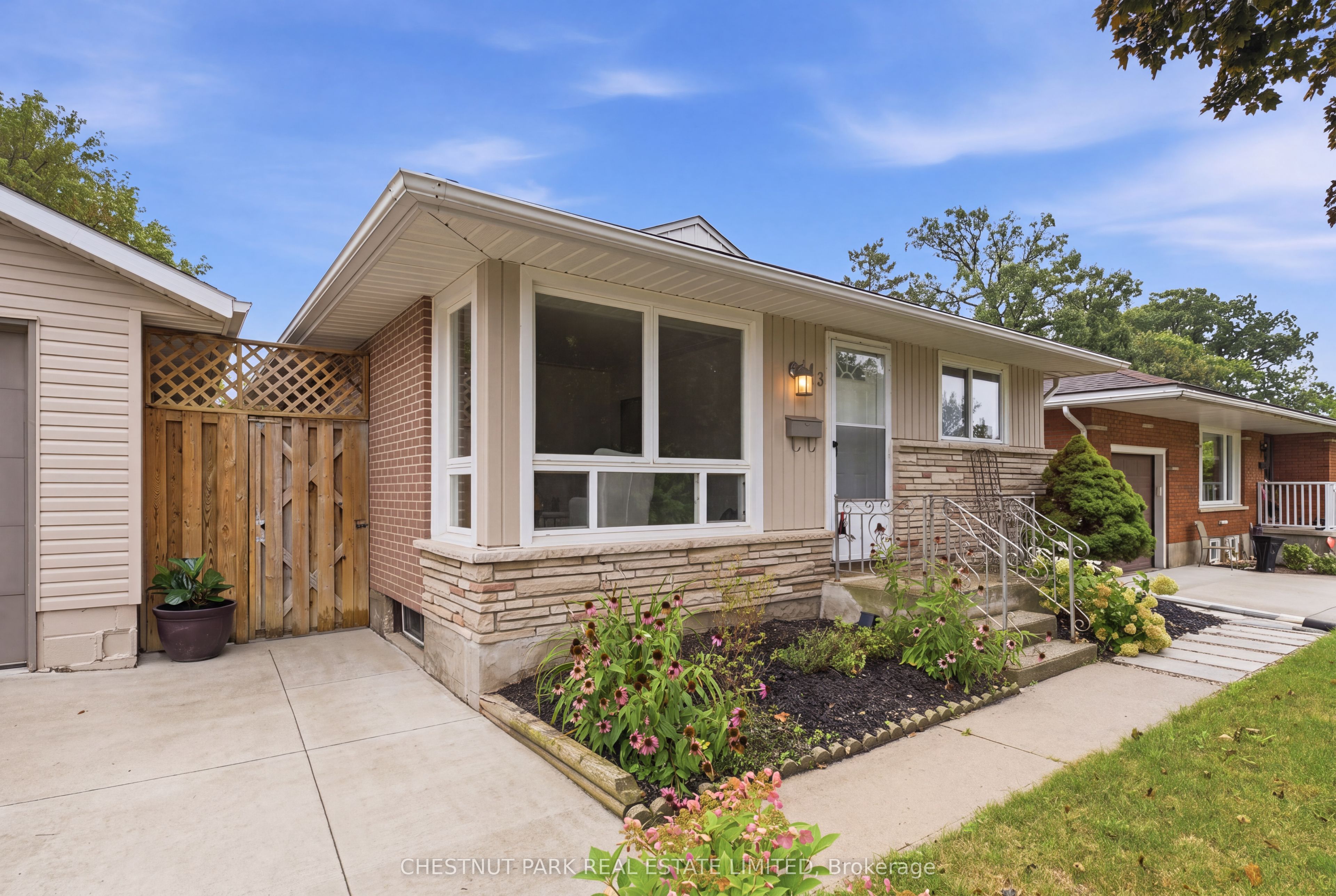 43 Alison Avenue, Cambridge, ON N1R 1M8 photo 2