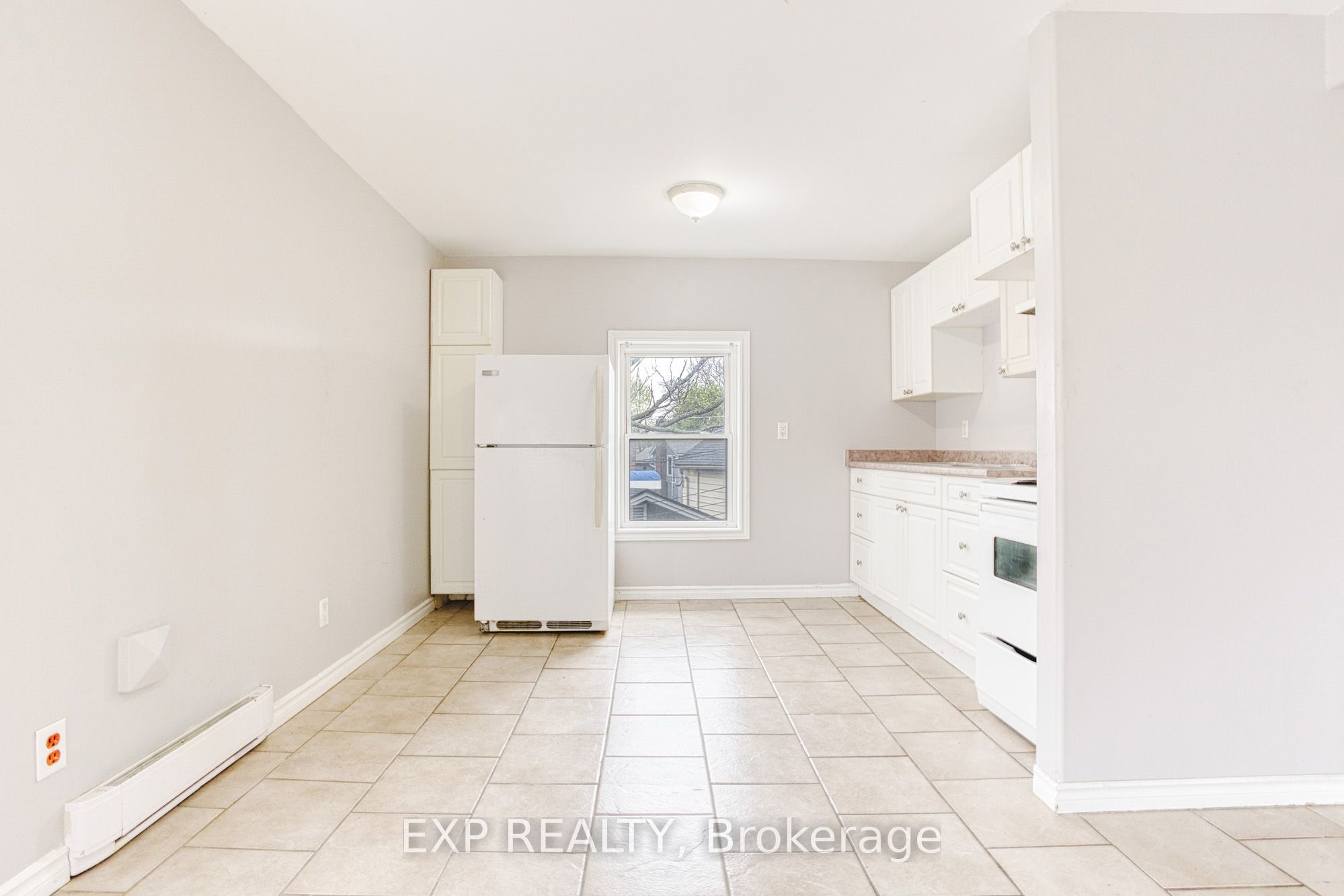 206 Church Street Upper, St. Catharines, ON L2R 3E9 photo 3