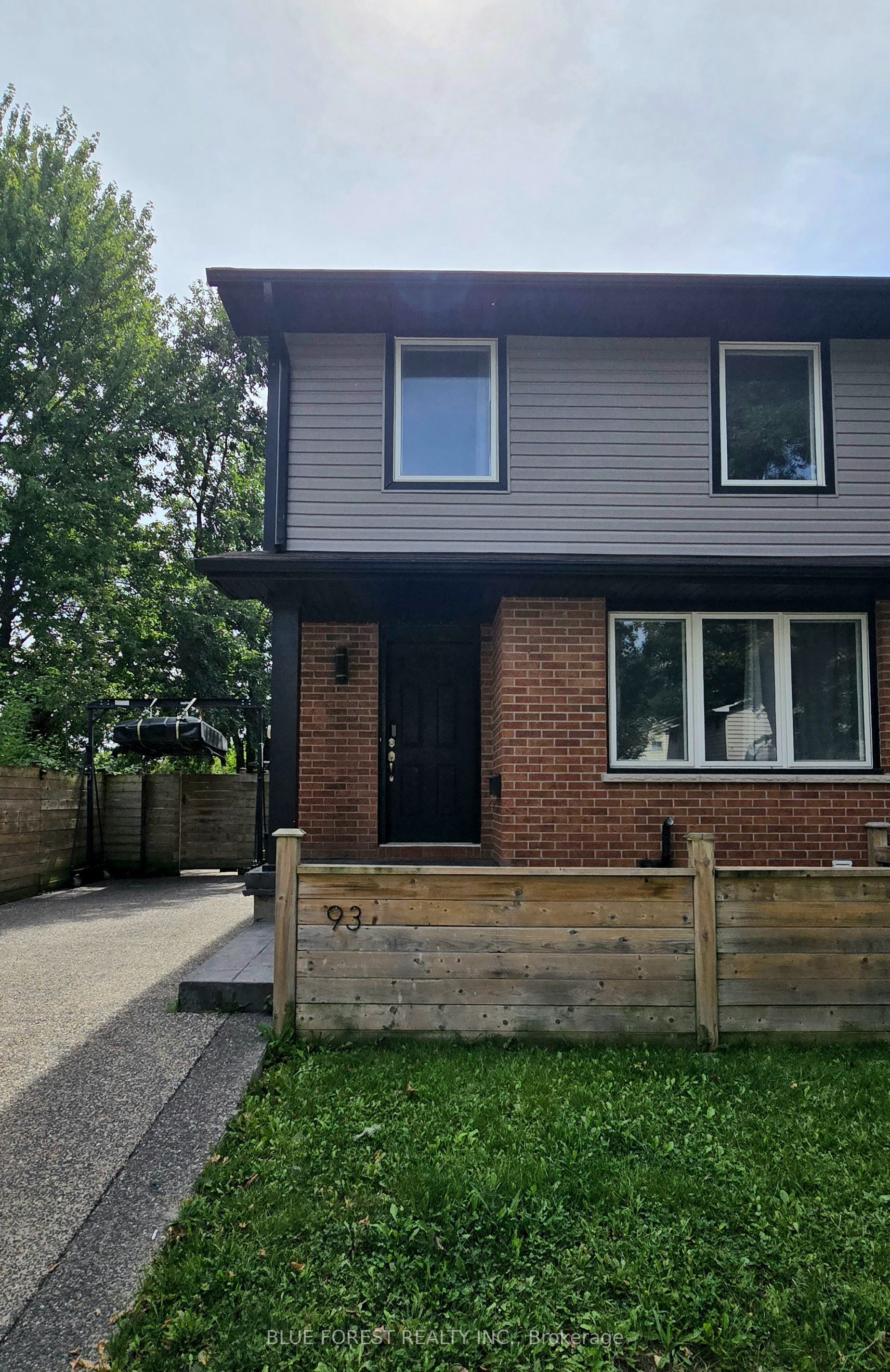 93 Elvira Crescent, London South, ON N6E 2N1