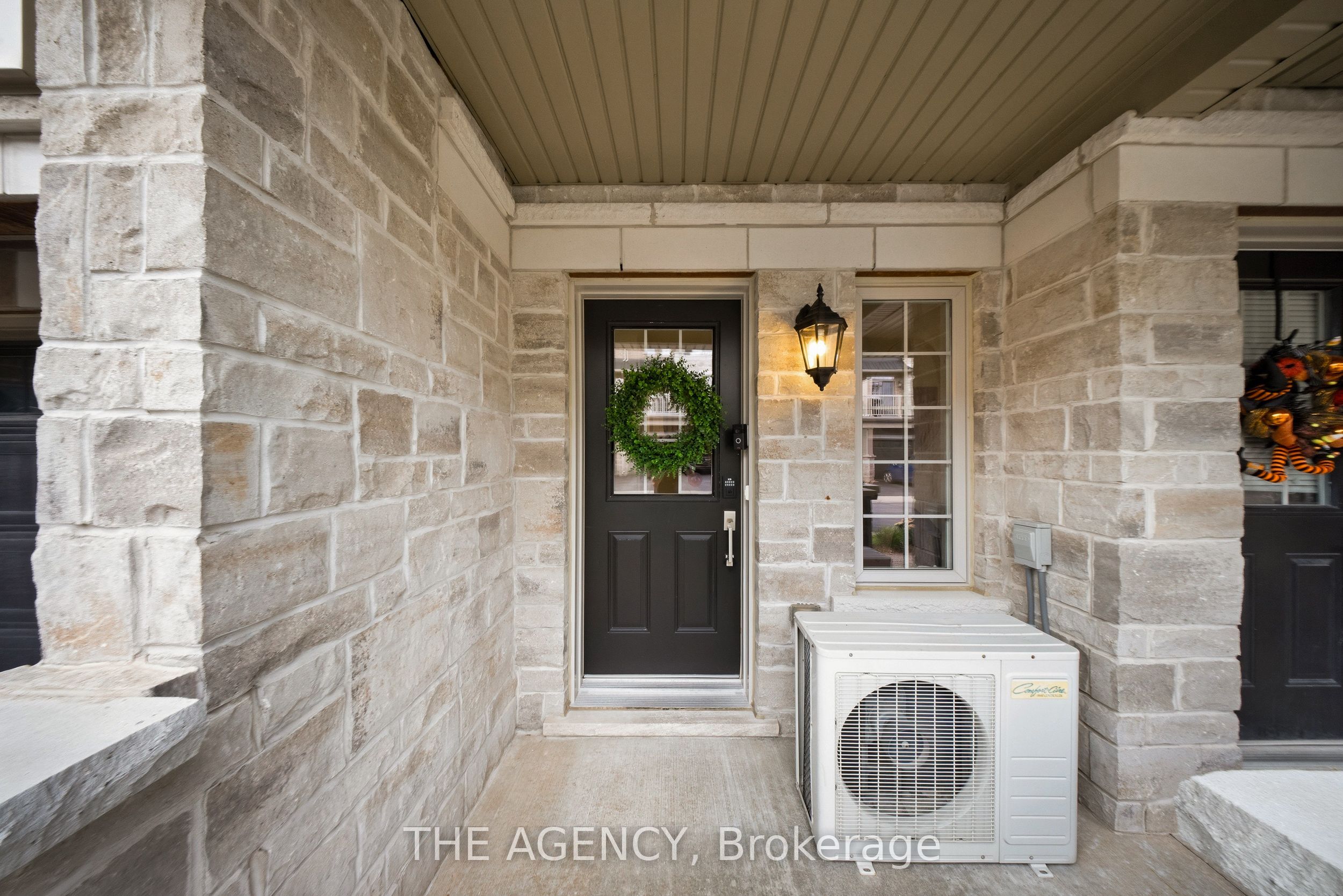 215 Dundas Street E 19, Hamilton, ON L8B 0X1 photo 3