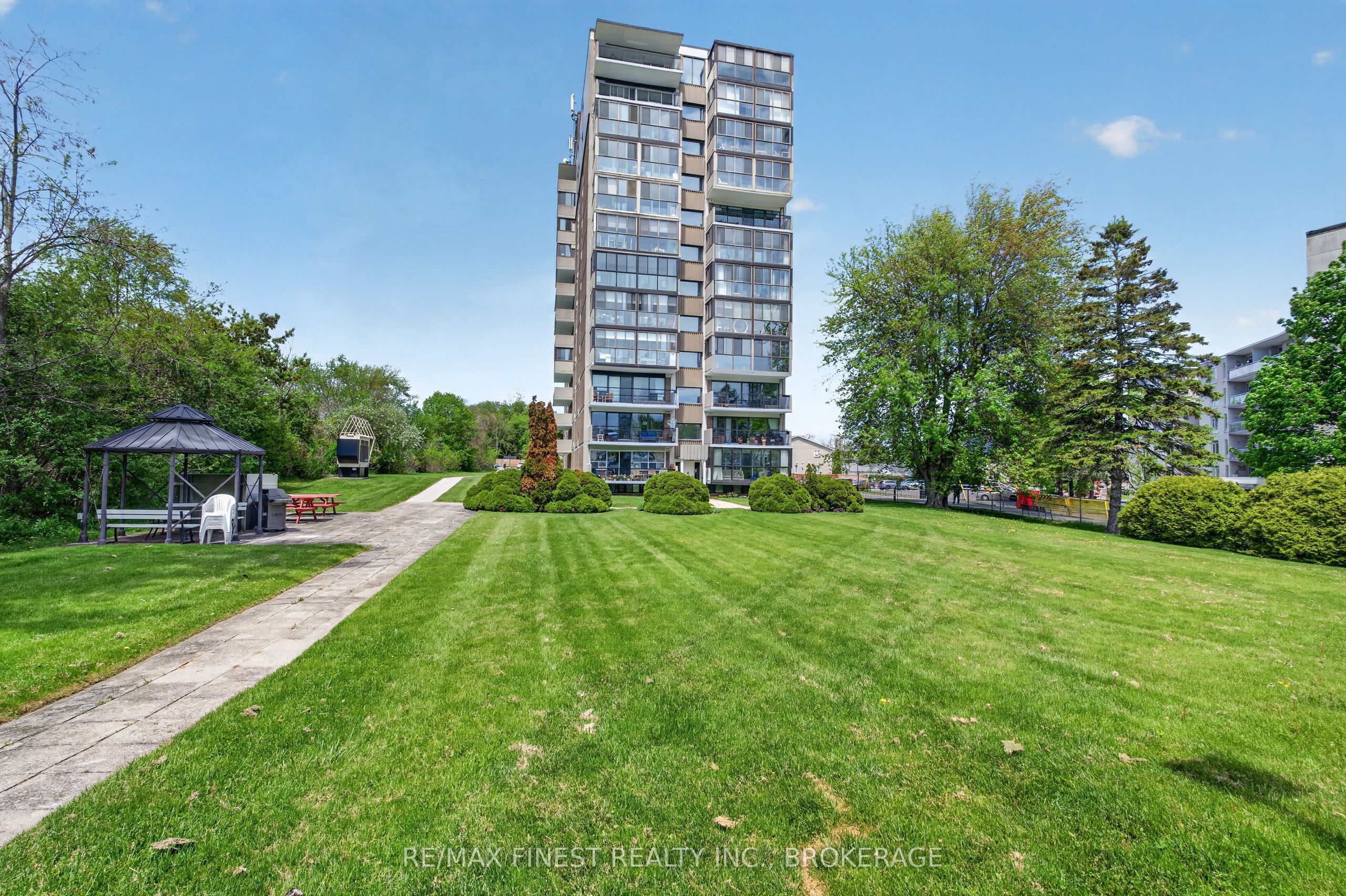 2 Mowat Avenue 206, Kingston, ON K7M 1K1 photo 2