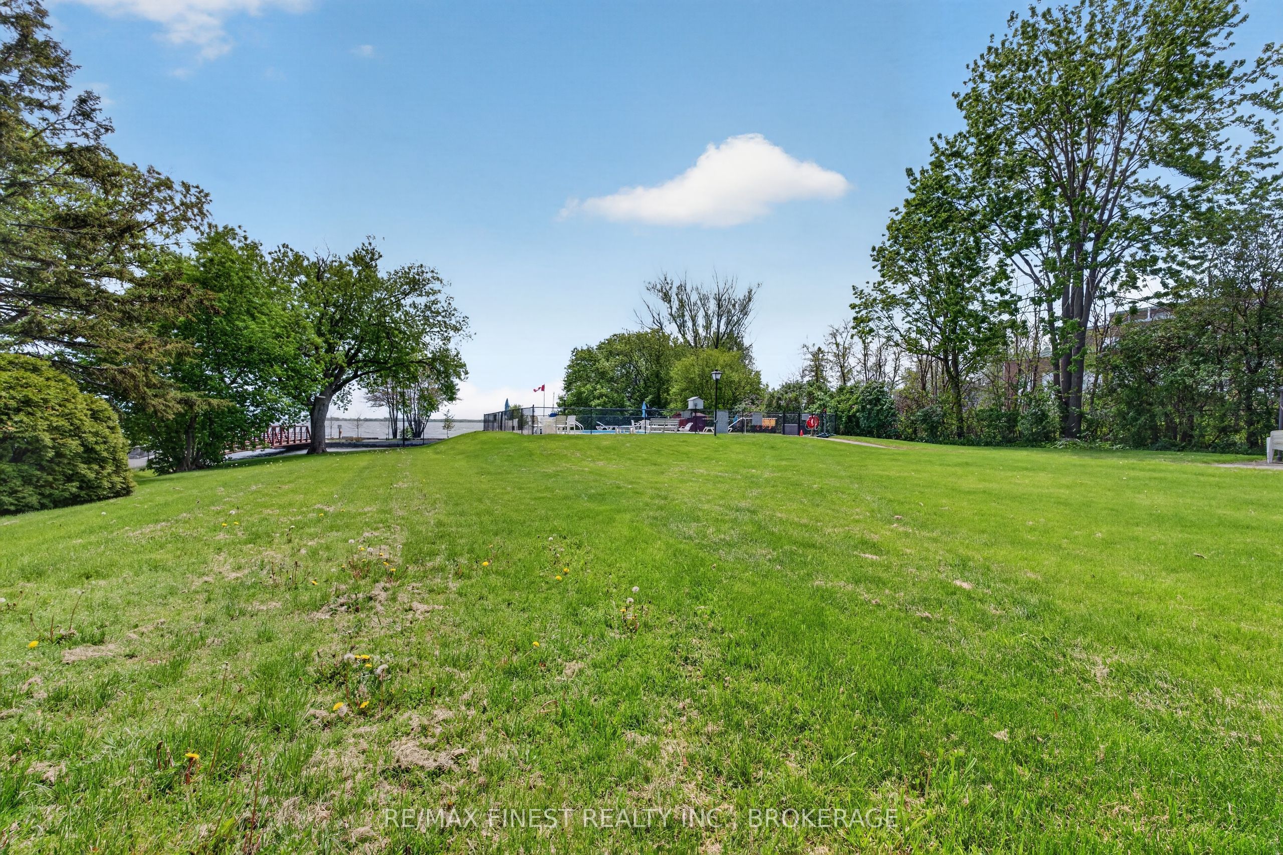 2 Mowat Avenue 206, Kingston, ON K7M 1K1 photo 5