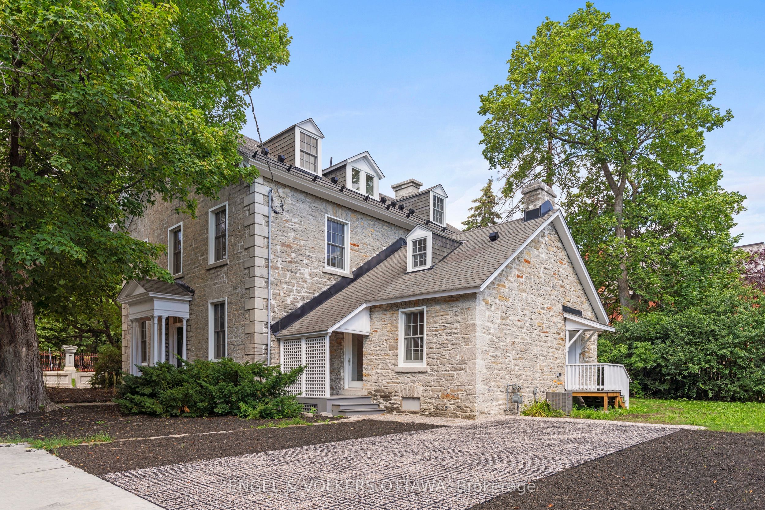 71 Thomas Street, New Edinburgh - Lindenlea, ON K1M 1M7 photo 3