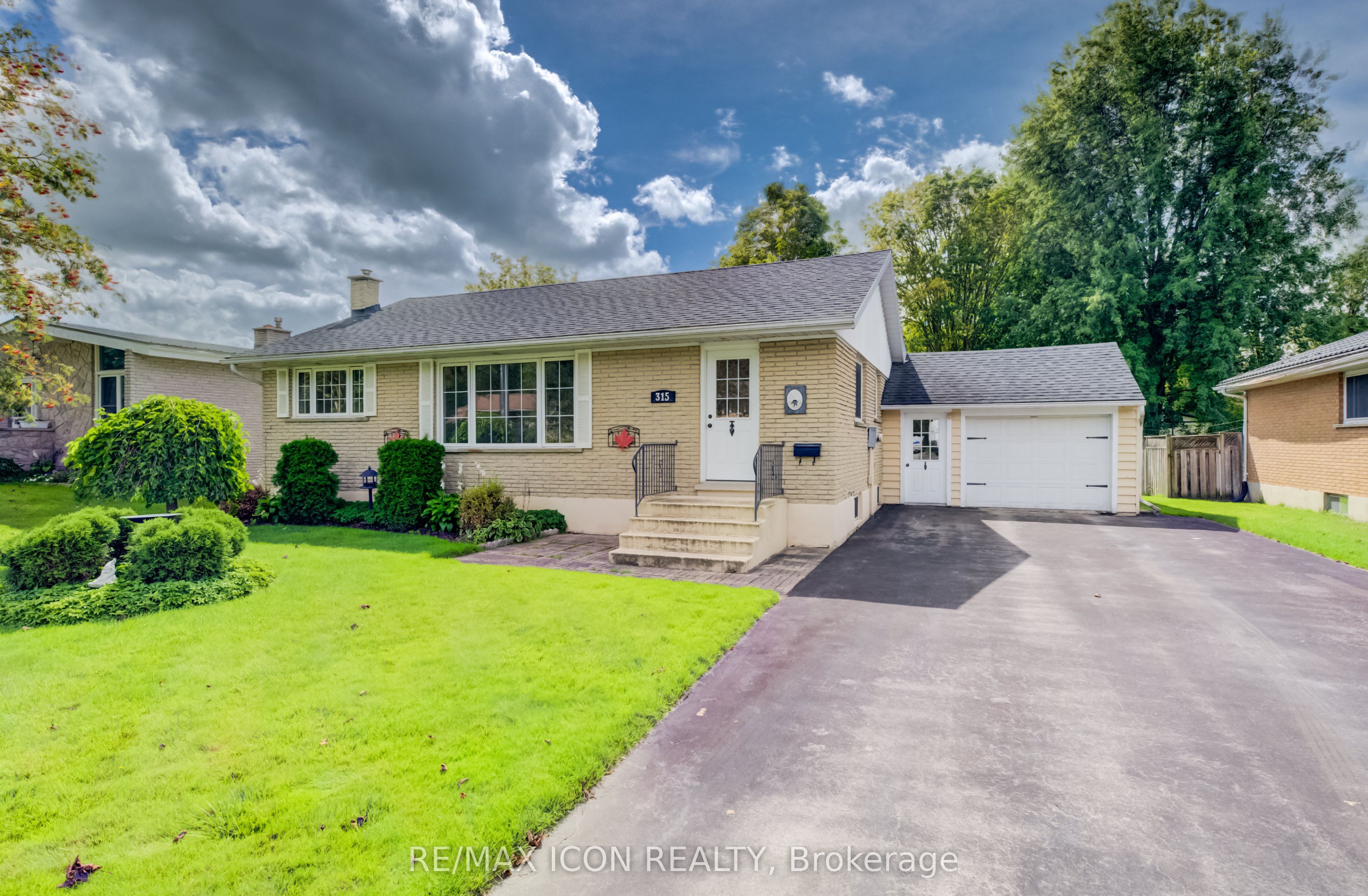 315 Perth Street, Wellington North, ON N0G 2L1 photo 2